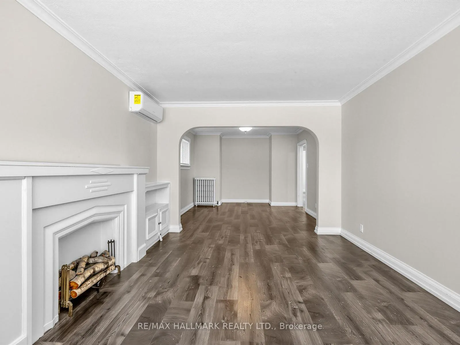 Photo 4 of 18 Roblin Avenue, Toronto, East York — HOMEH