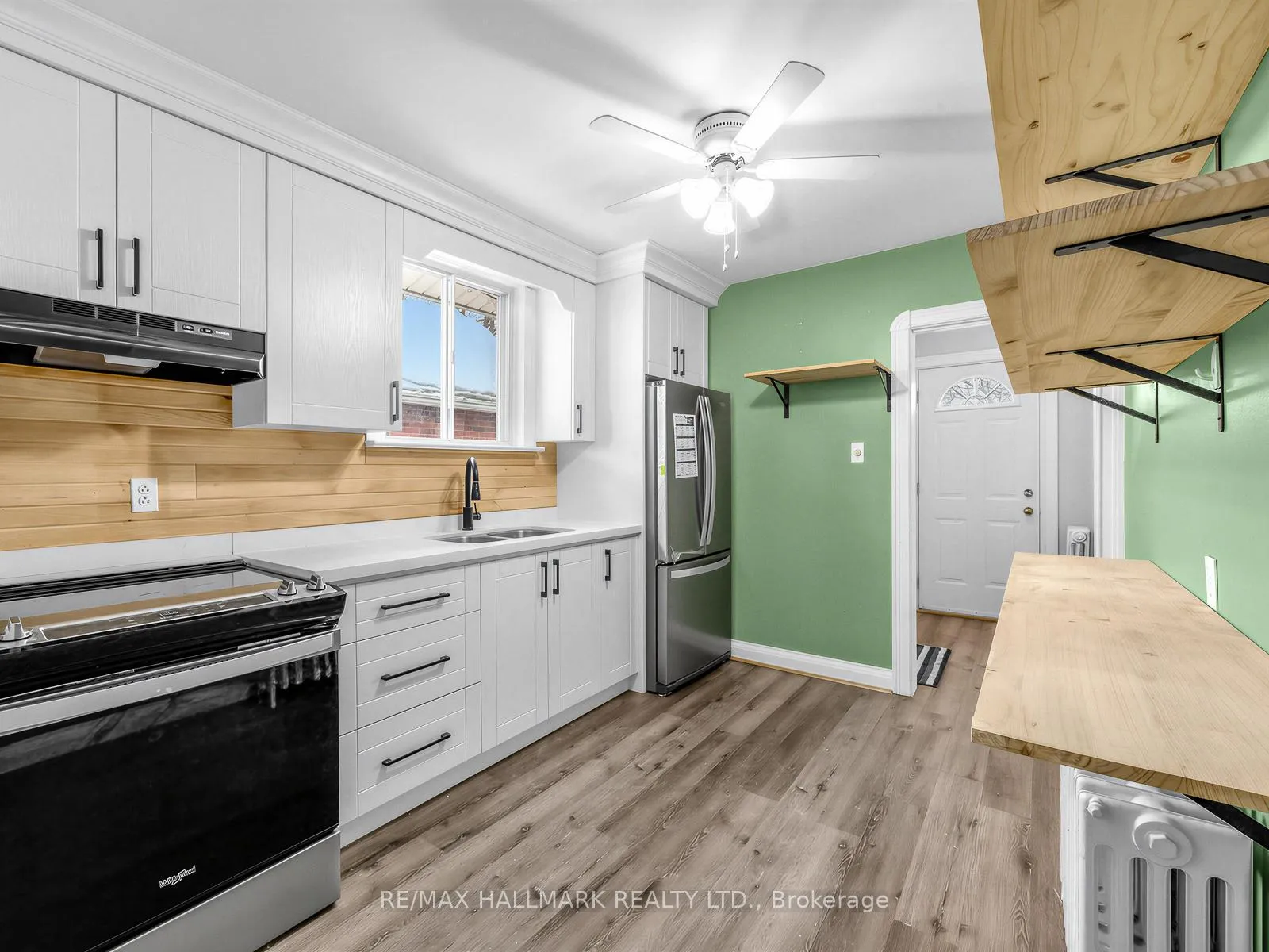 Photo 9 of 18 Roblin Avenue, Toronto, East York — HOMEH