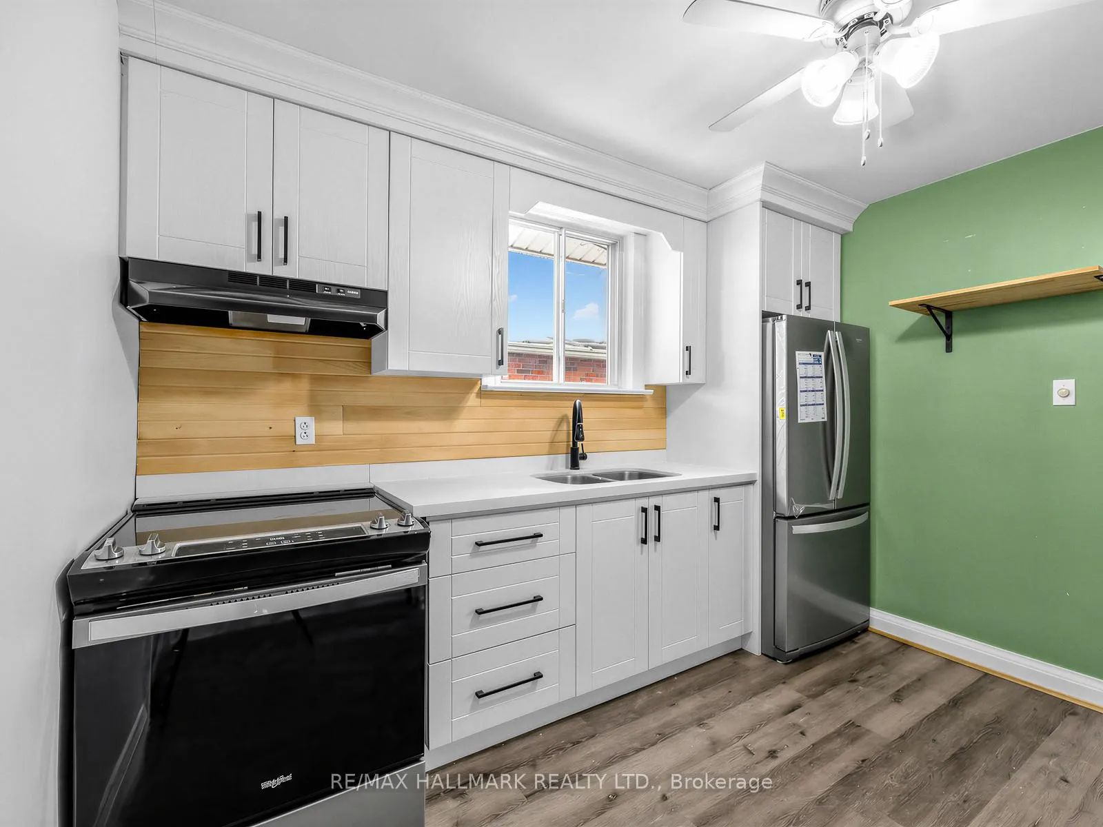 Photo 10 of 18 Roblin Avenue, Toronto, East York — HOMEH