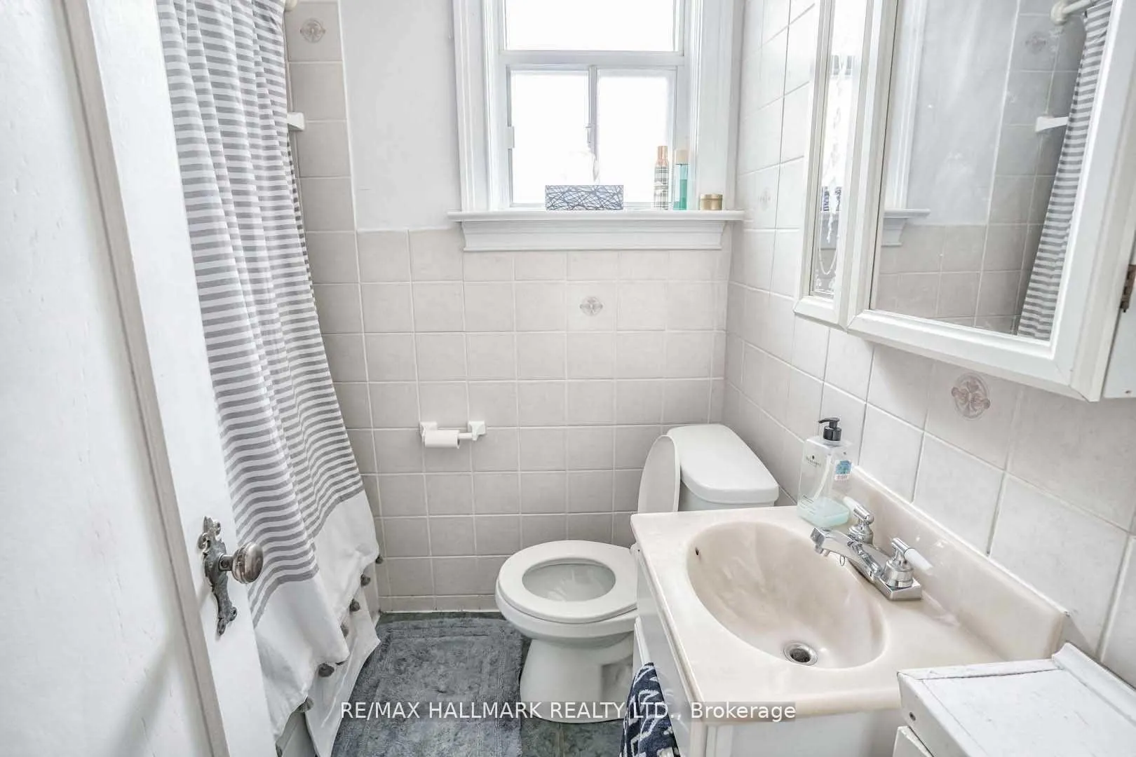 Photo 18 of 18 Roblin Avenue, Toronto, East York — HOMEH