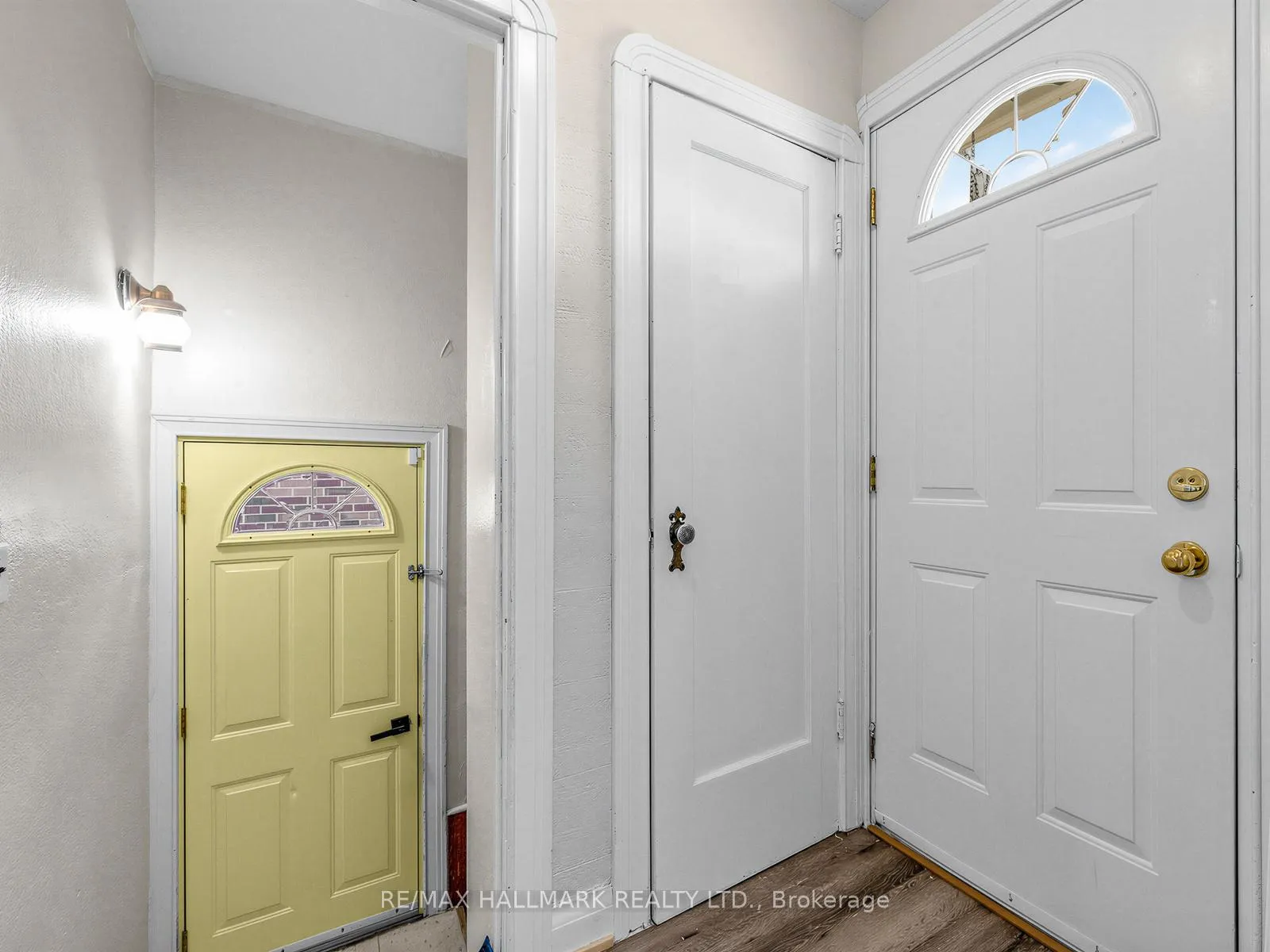 Photo 19 of 18 Roblin Avenue, Toronto, East York — HOMEH