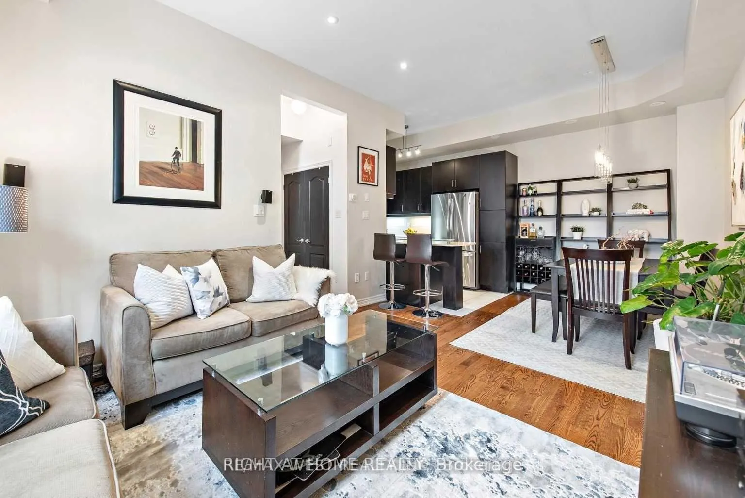 Photo 6 of 1463 Queen Street E, Toronto, Greenwood-Coxwell — HOMEH