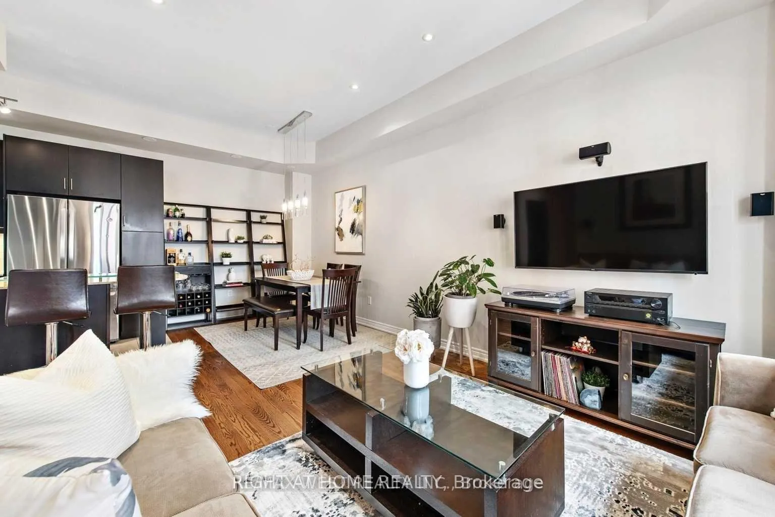 Photo 7 of 1463 Queen Street E, Toronto, Greenwood-Coxwell — HOMEH
