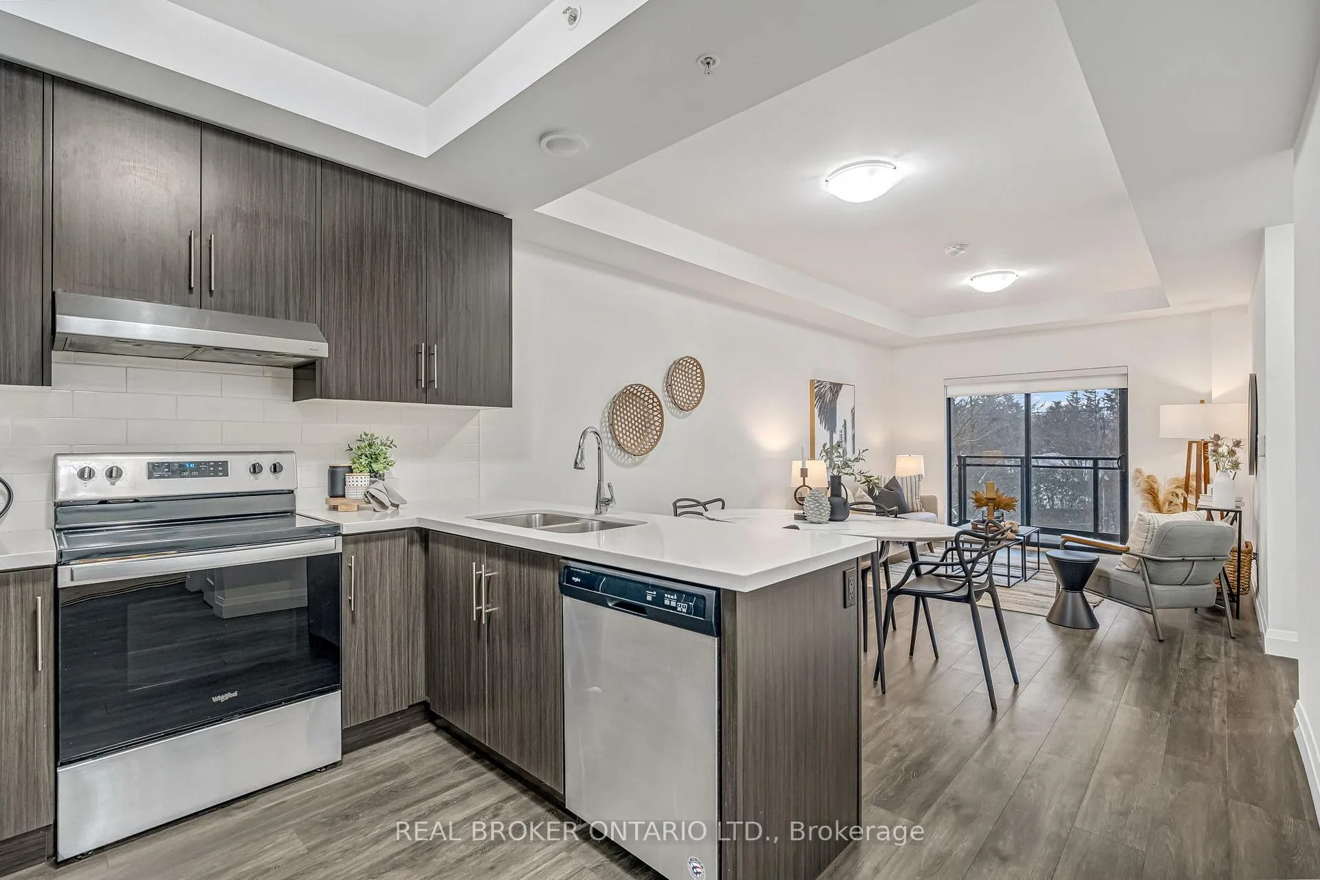 Photo 3 of Unit 302, 30 Hamilton Street S, Hamilton, Waterdown — HOMEH