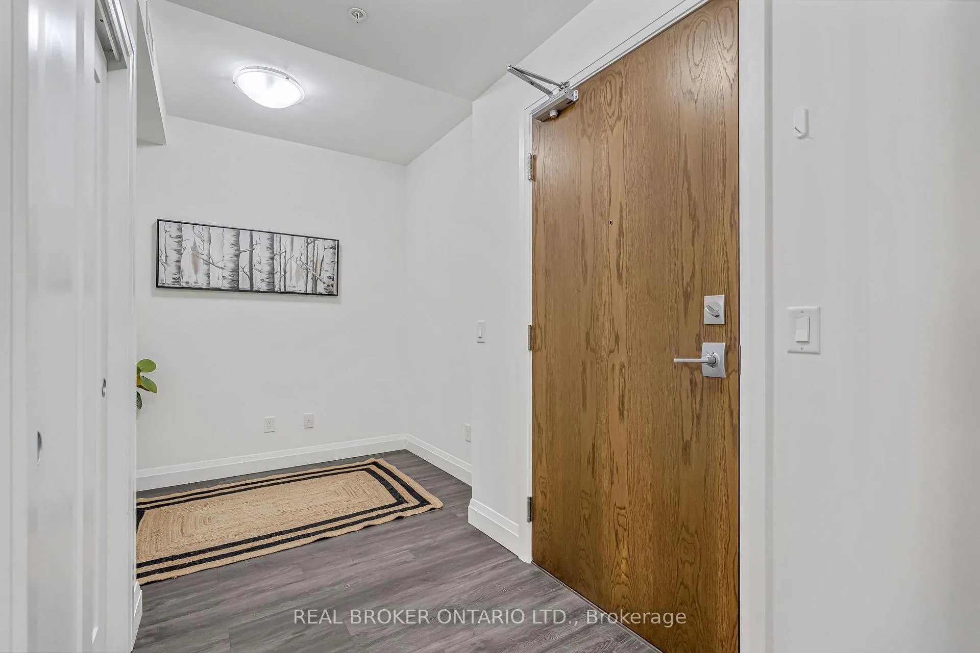 Photo 4 of Unit 302, 30 Hamilton Street S, Hamilton, Waterdown — HOMEH