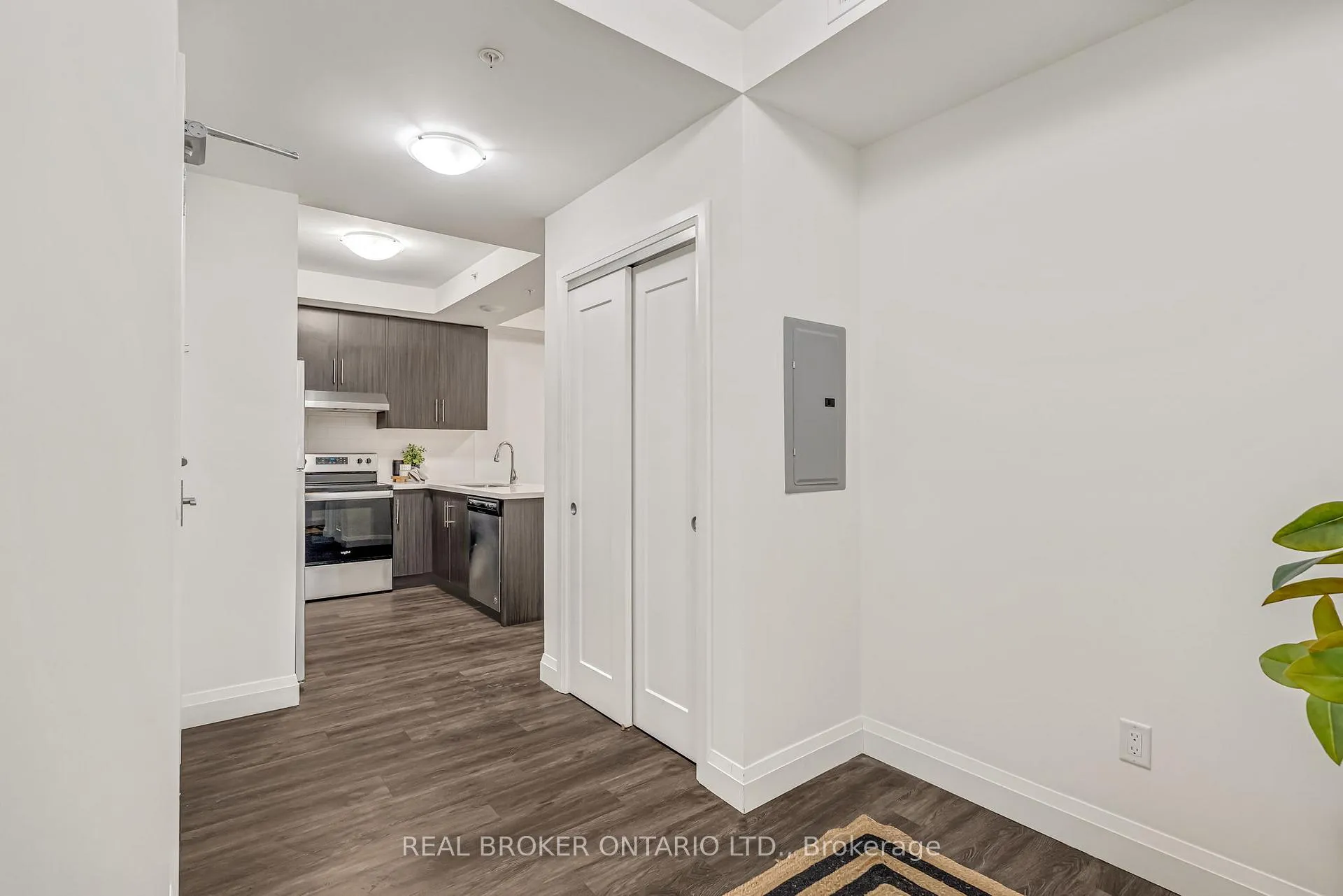 Photo 6 of Unit 302, 30 Hamilton Street S, Hamilton, Waterdown — HOMEH