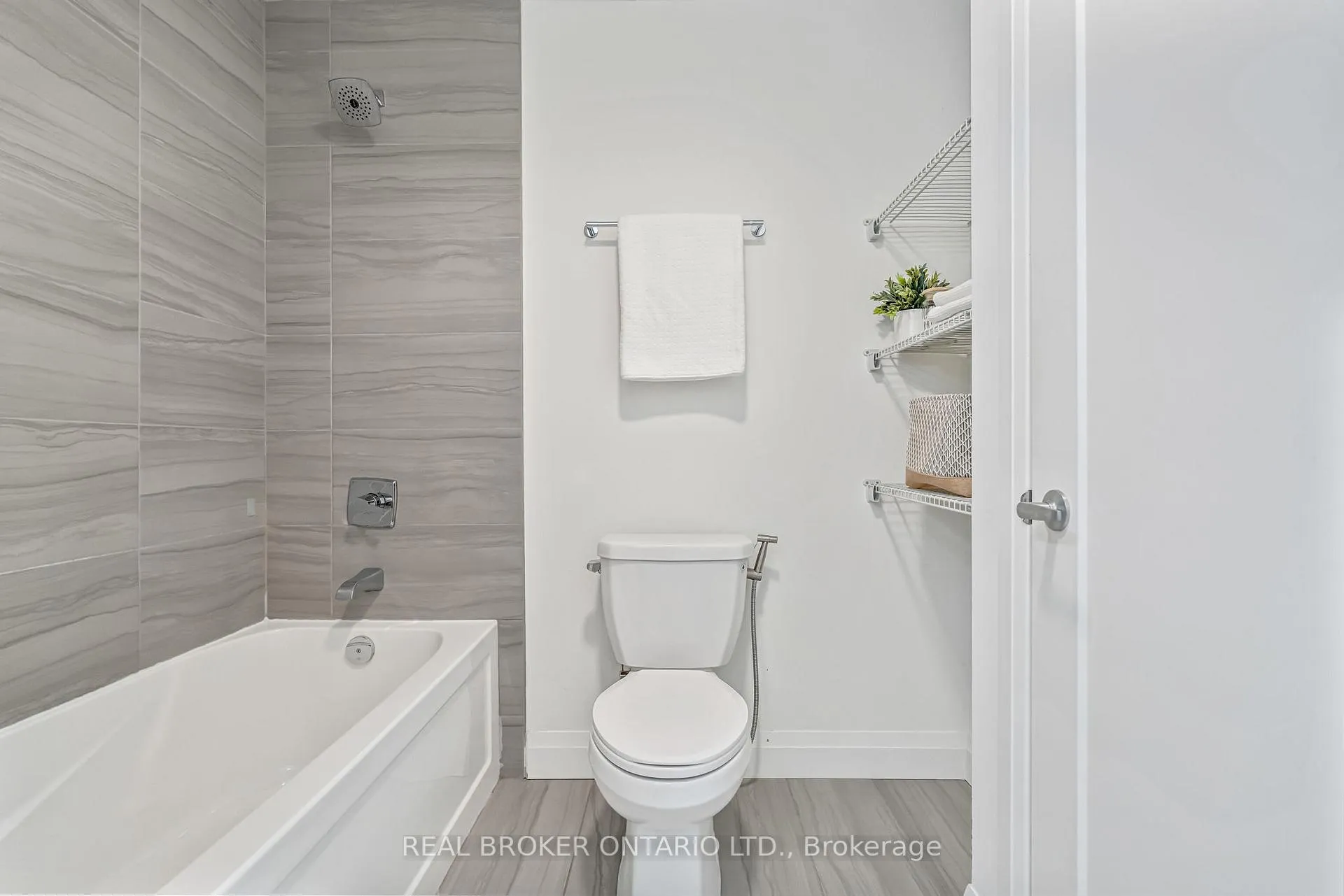 Photo 21 of Unit 302, 30 Hamilton Street S, Hamilton, Waterdown — HOMEH