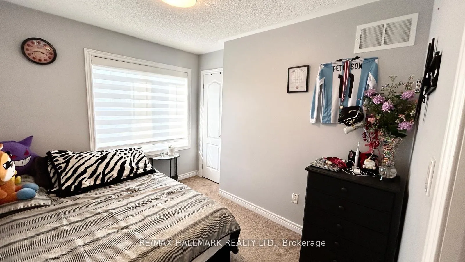 Photo 8 of 10 Pearcey Crescent, Barrie, West Bayfield — HOMEH