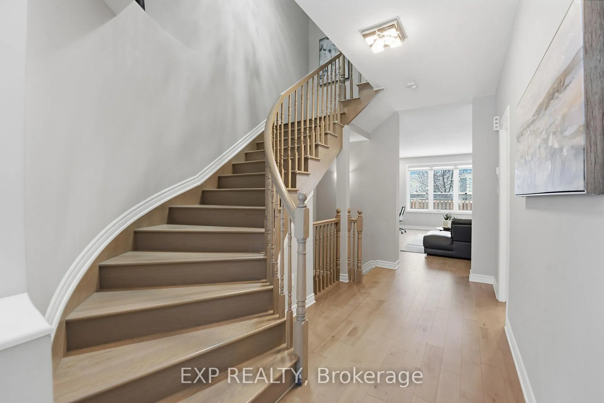 Photo 4 of 118 Discovery Crescent, Ottawa, Stittsville (North) — HOMEH