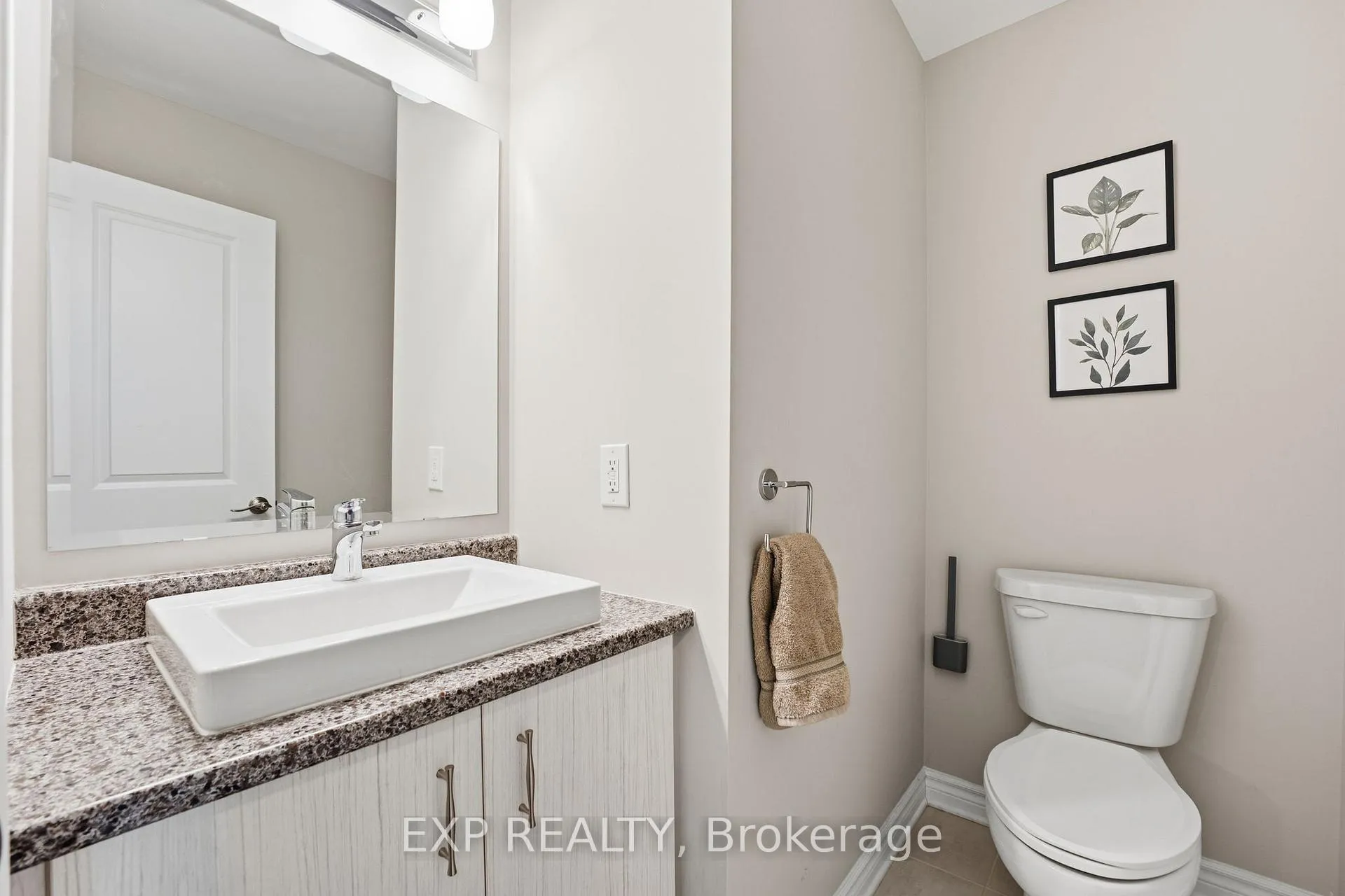 Photo 7 of 118 Discovery Crescent, Ottawa, Stittsville (North) — HOMEH