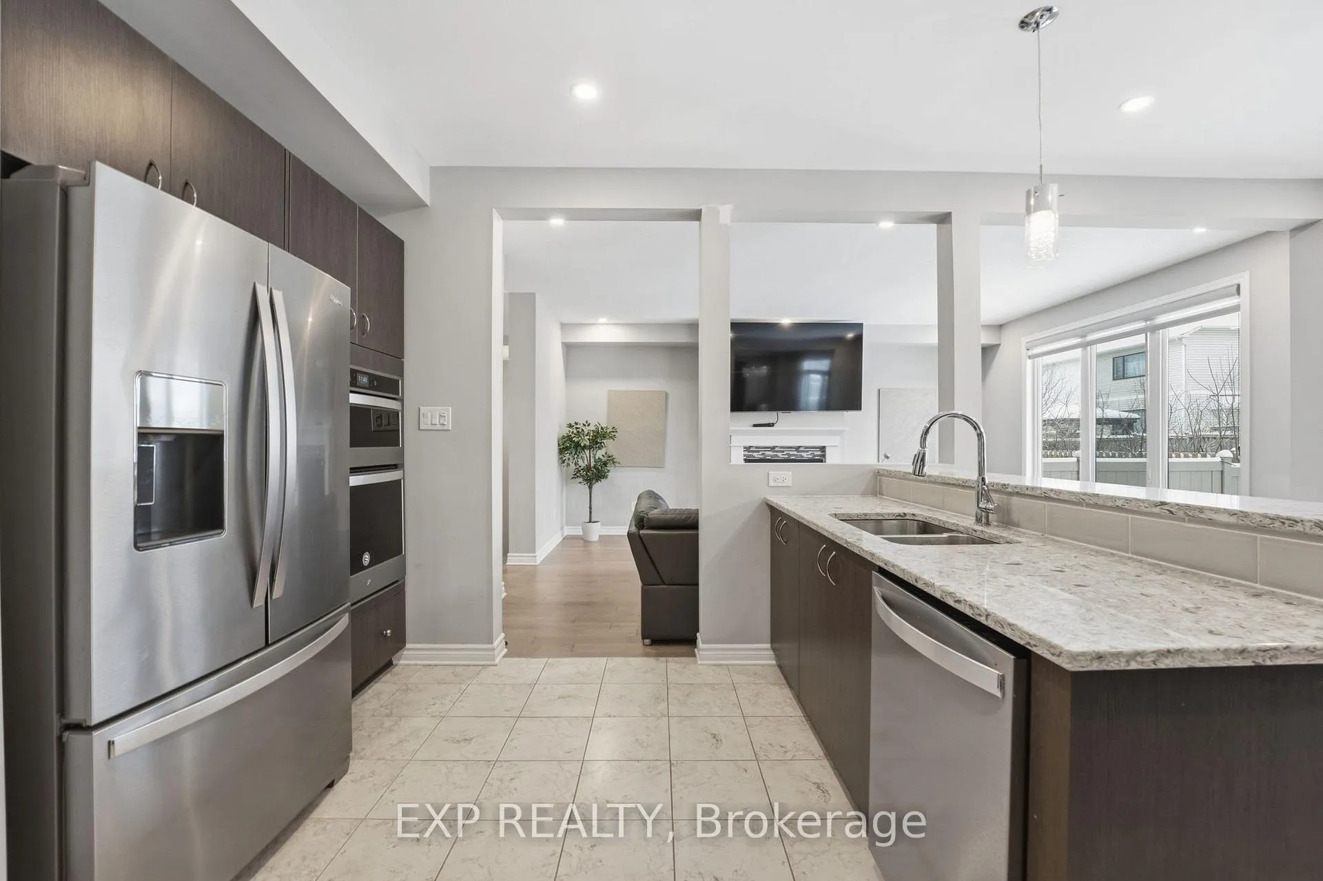 Photo 16 of 118 Discovery Crescent, Ottawa, Stittsville (North) — HOMEH