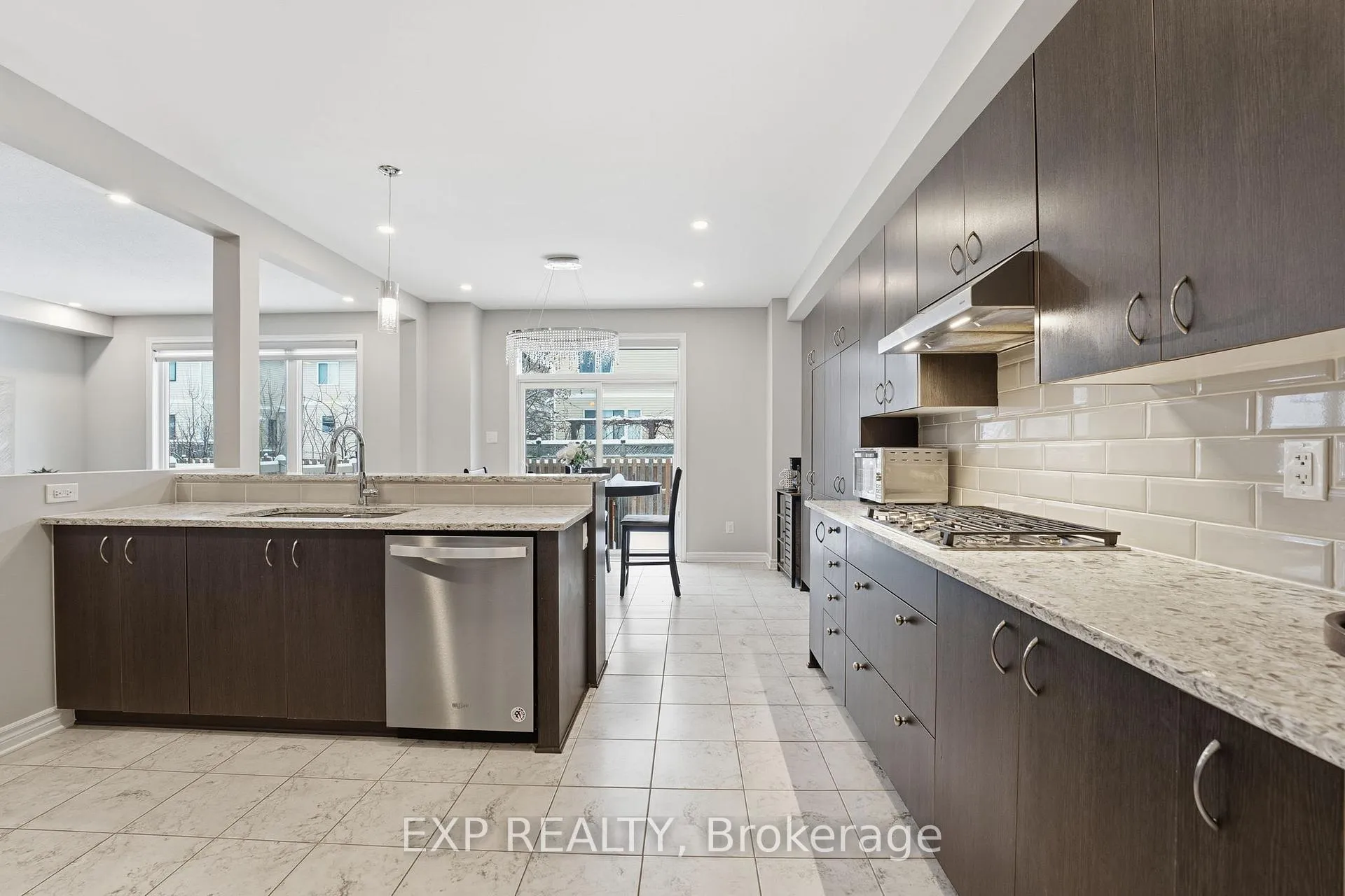 Photo 18 of 118 Discovery Crescent, Ottawa, Stittsville (North) — HOMEH