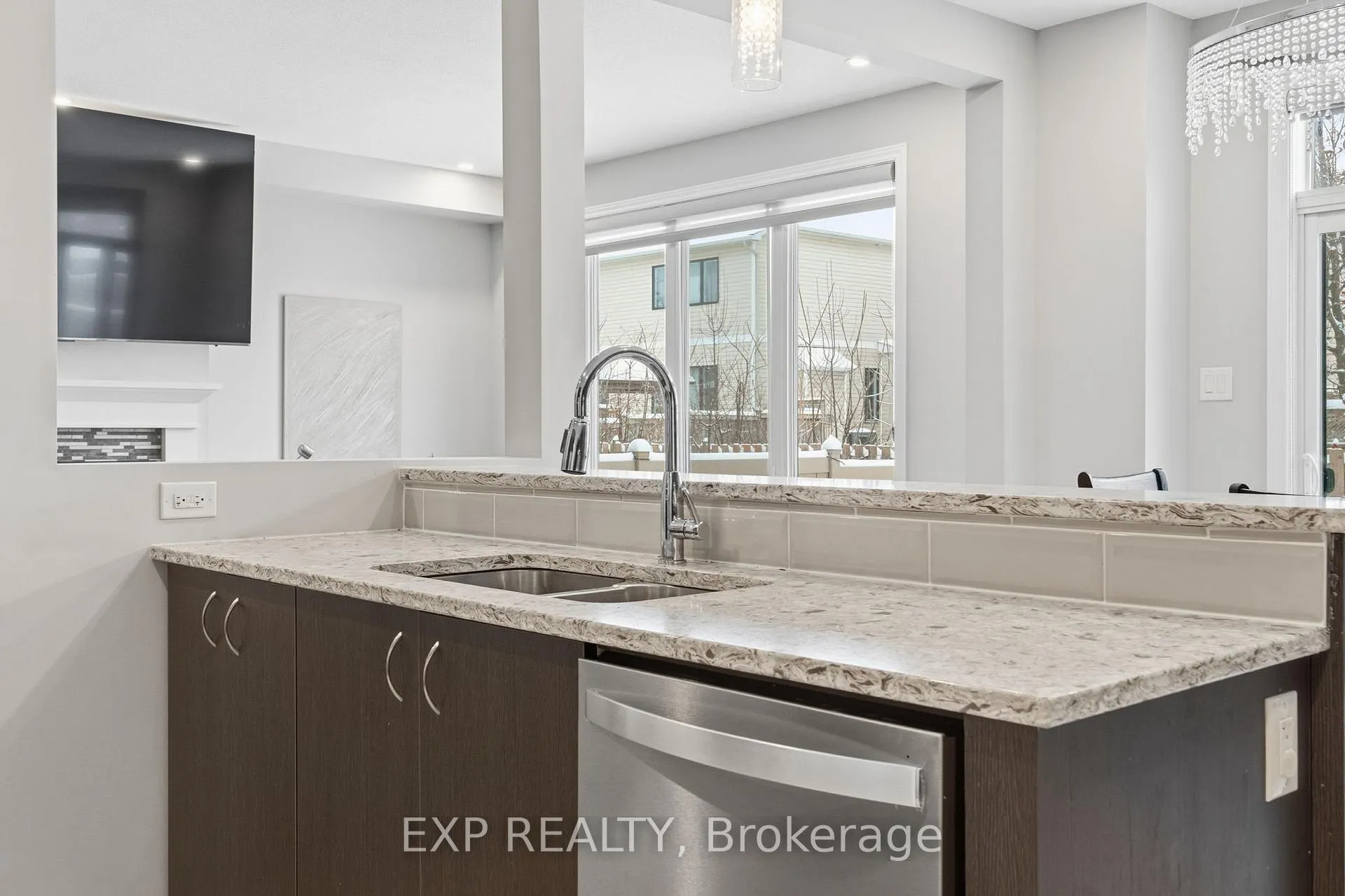 Photo 19 of 118 Discovery Crescent, Ottawa, Stittsville (North) — HOMEH