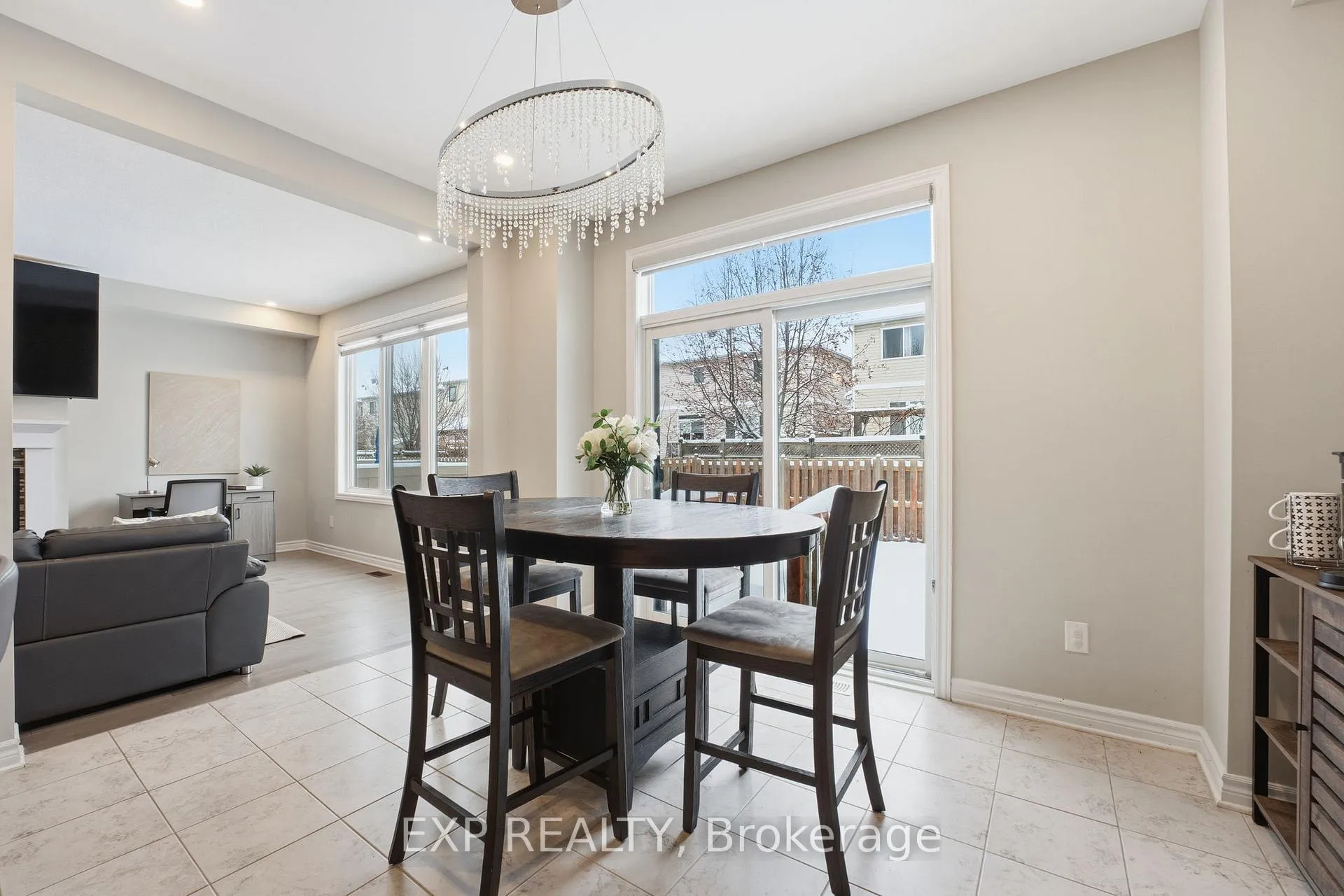 Photo 25 of 118 Discovery Crescent, Ottawa, Stittsville (North) — HOMEH