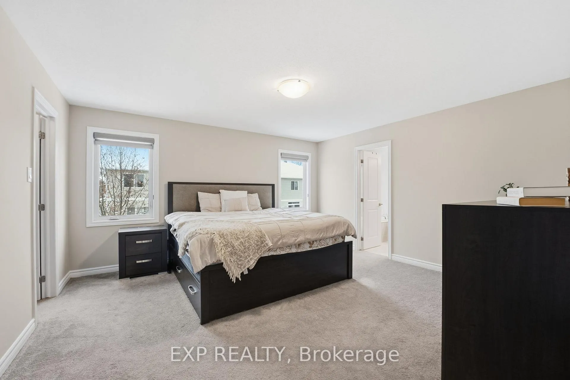 Photo 34 of 118 Discovery Crescent, Ottawa, Stittsville (North) — HOMEH