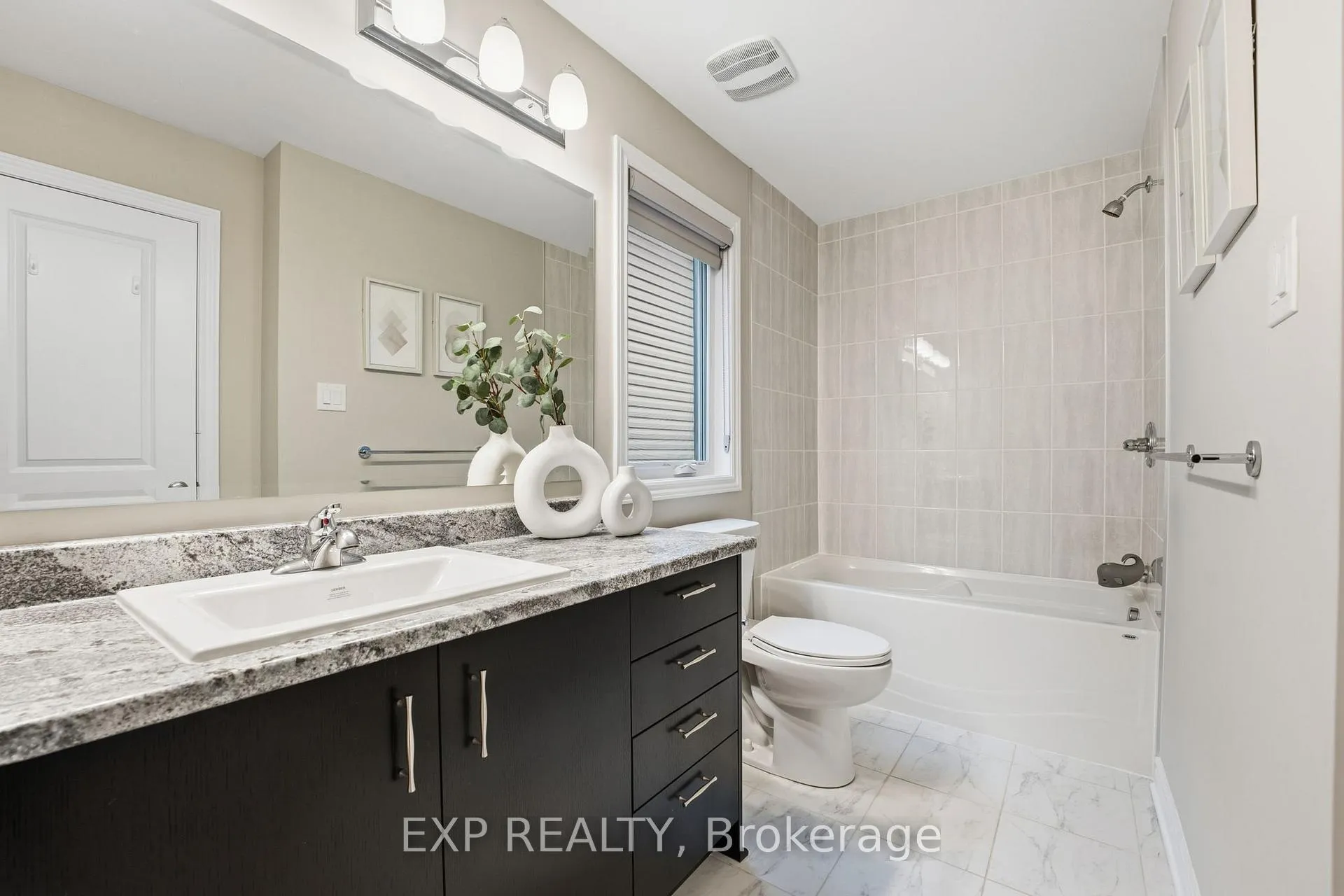 Photo 41 of 118 Discovery Crescent, Ottawa, Stittsville (North) — HOMEH