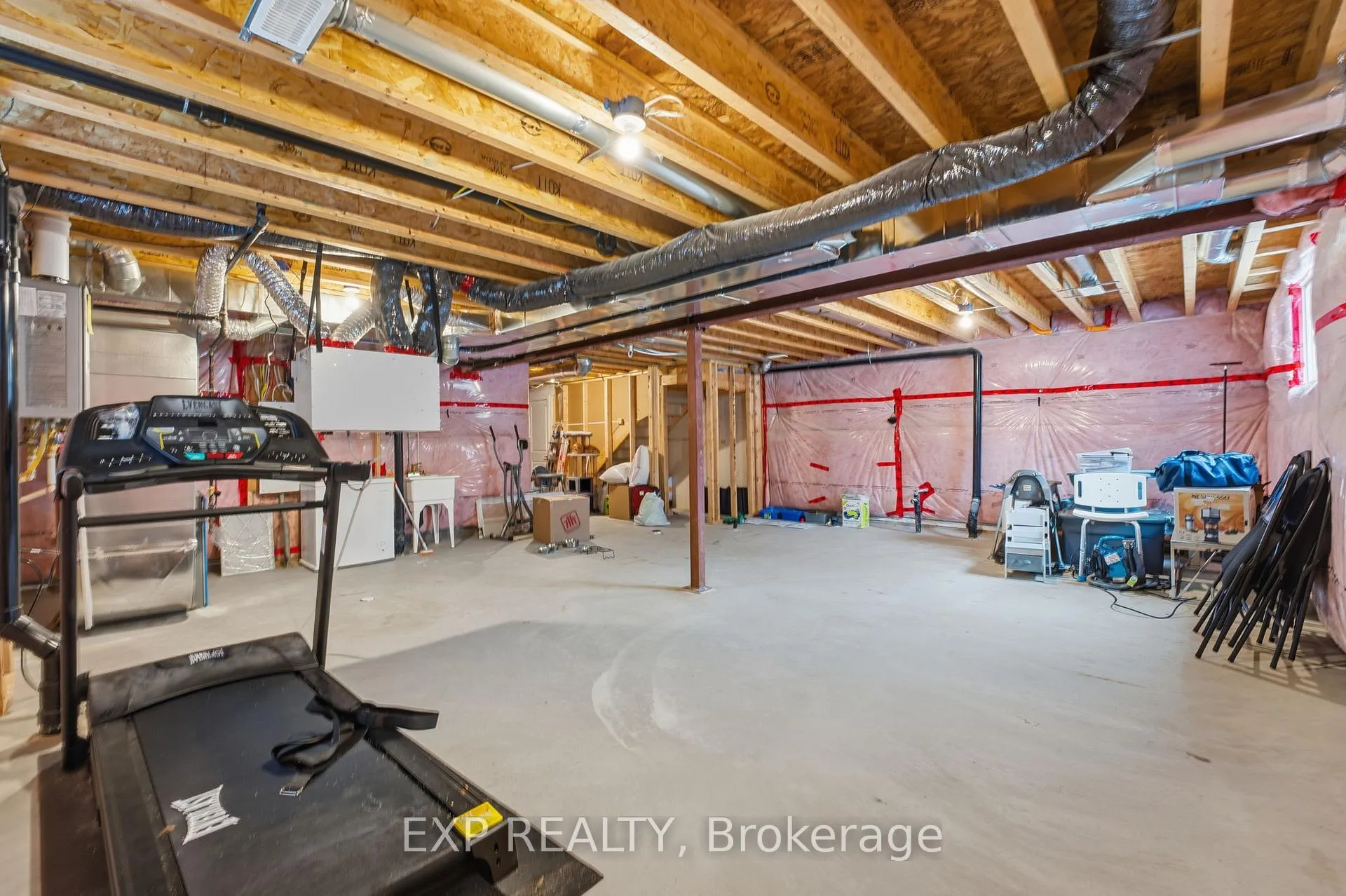 Photo 43 of 118 Discovery Crescent, Ottawa, Stittsville (North) — HOMEH