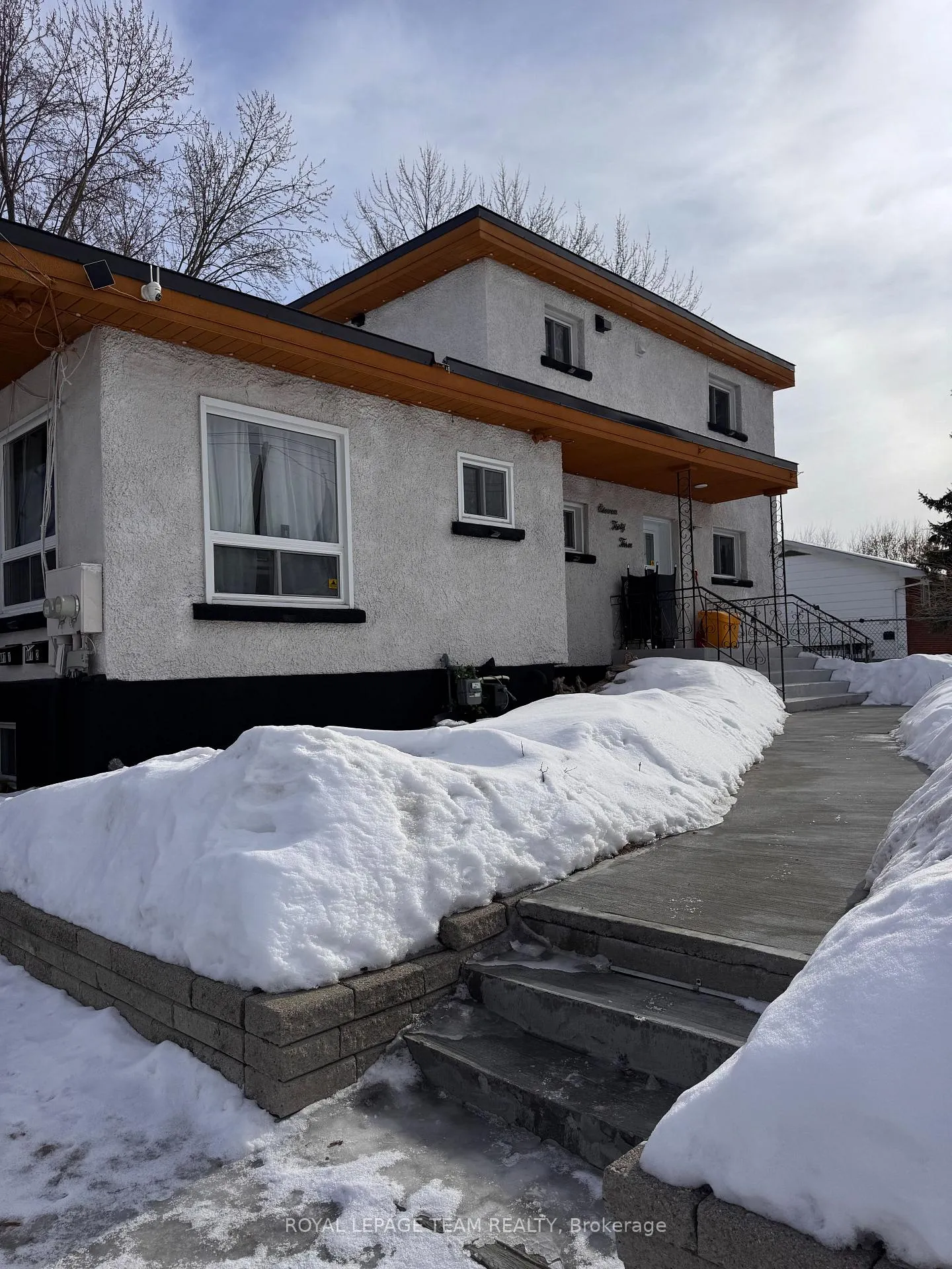 Photo 2 of Unit 2, 1133 Maisonneuve Street, Ottawa, Convent Glen South — HOMEH