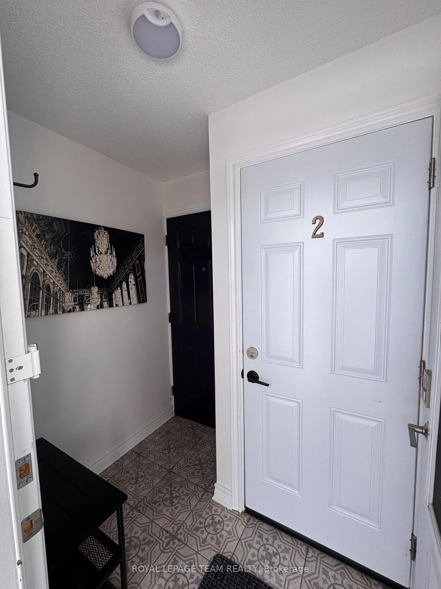 Photo 5 of Unit 2, 1133 Maisonneuve Street, Ottawa, Convent Glen South — HOMEH