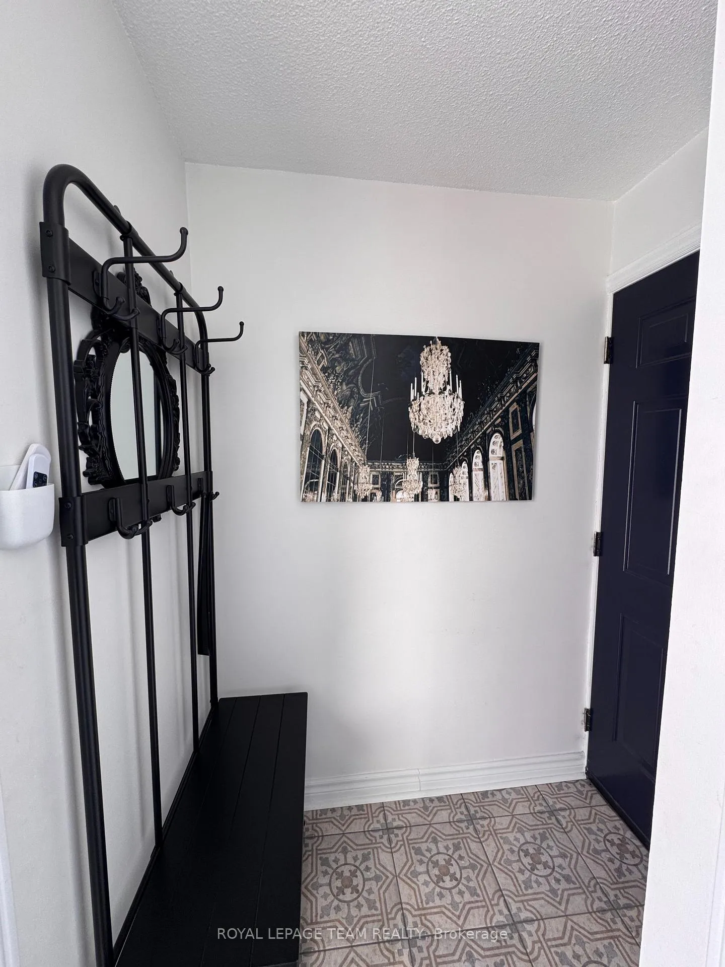 Photo 6 of Unit 2, 1133 Maisonneuve Street, Ottawa, Convent Glen South — HOMEH