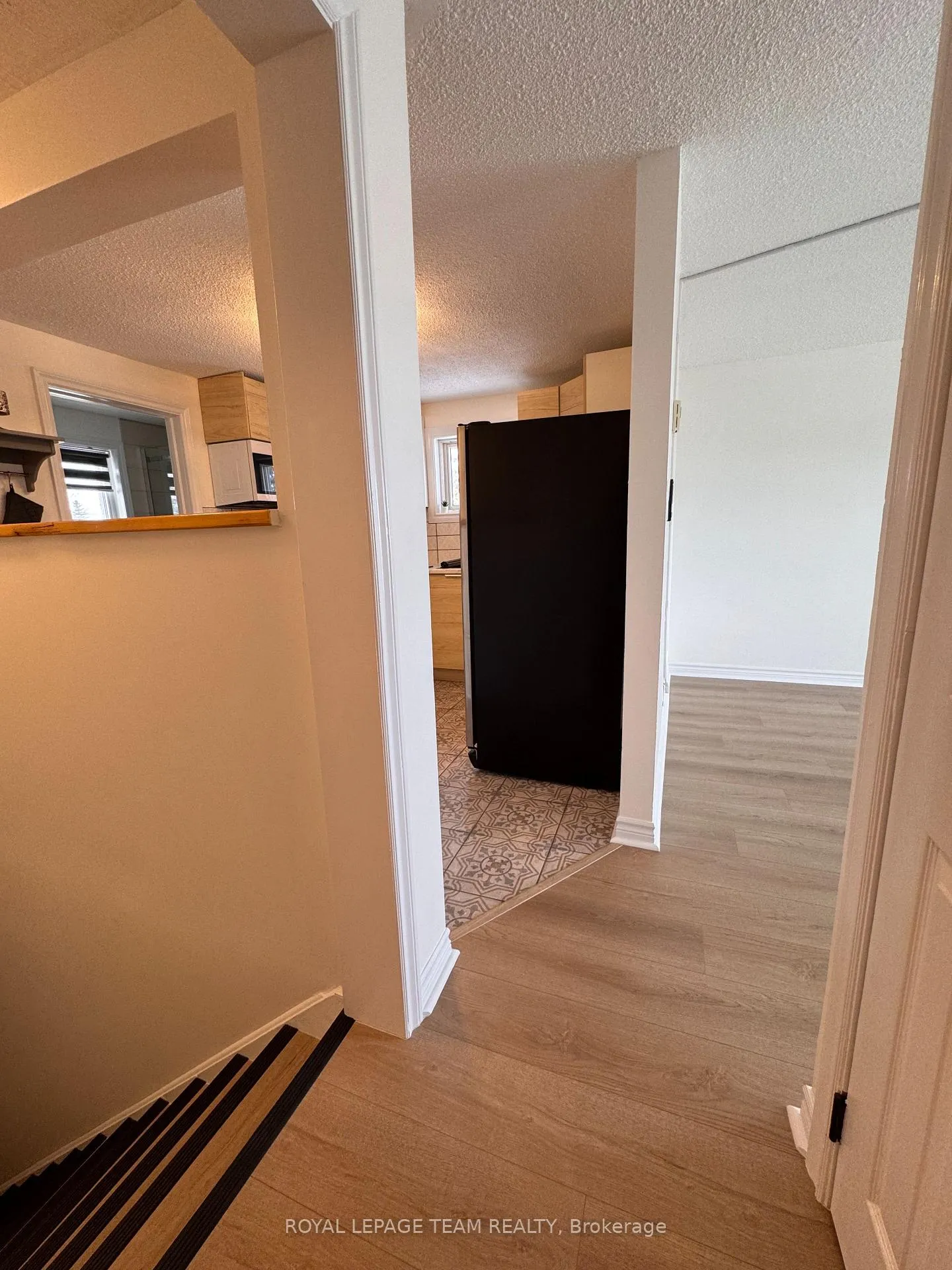Photo 9 of Unit 2, 1133 Maisonneuve Street, Ottawa, Convent Glen South — HOMEH