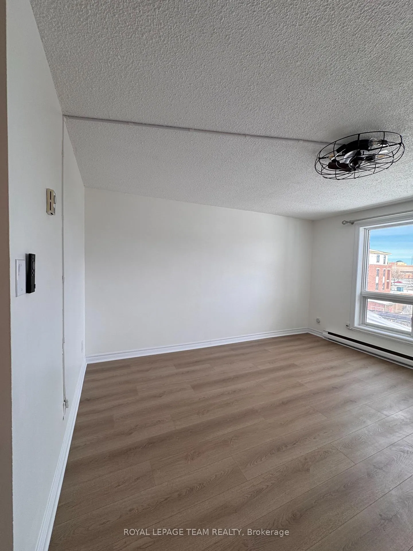 Photo 16 of Unit 2, 1133 Maisonneuve Street, Ottawa, Convent Glen South — HOMEH