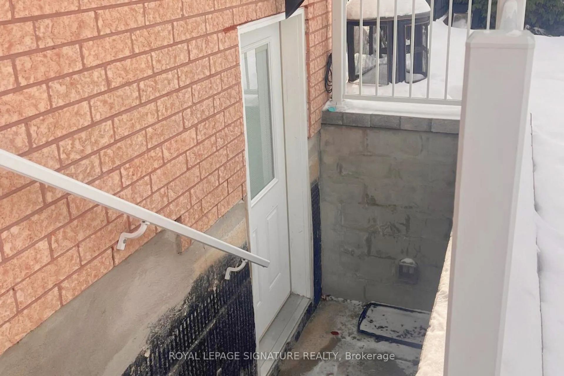 Photo 2 of Unit Basement, 53 Guery Crescent, Vaughan, East Woodbridge — HOMEH