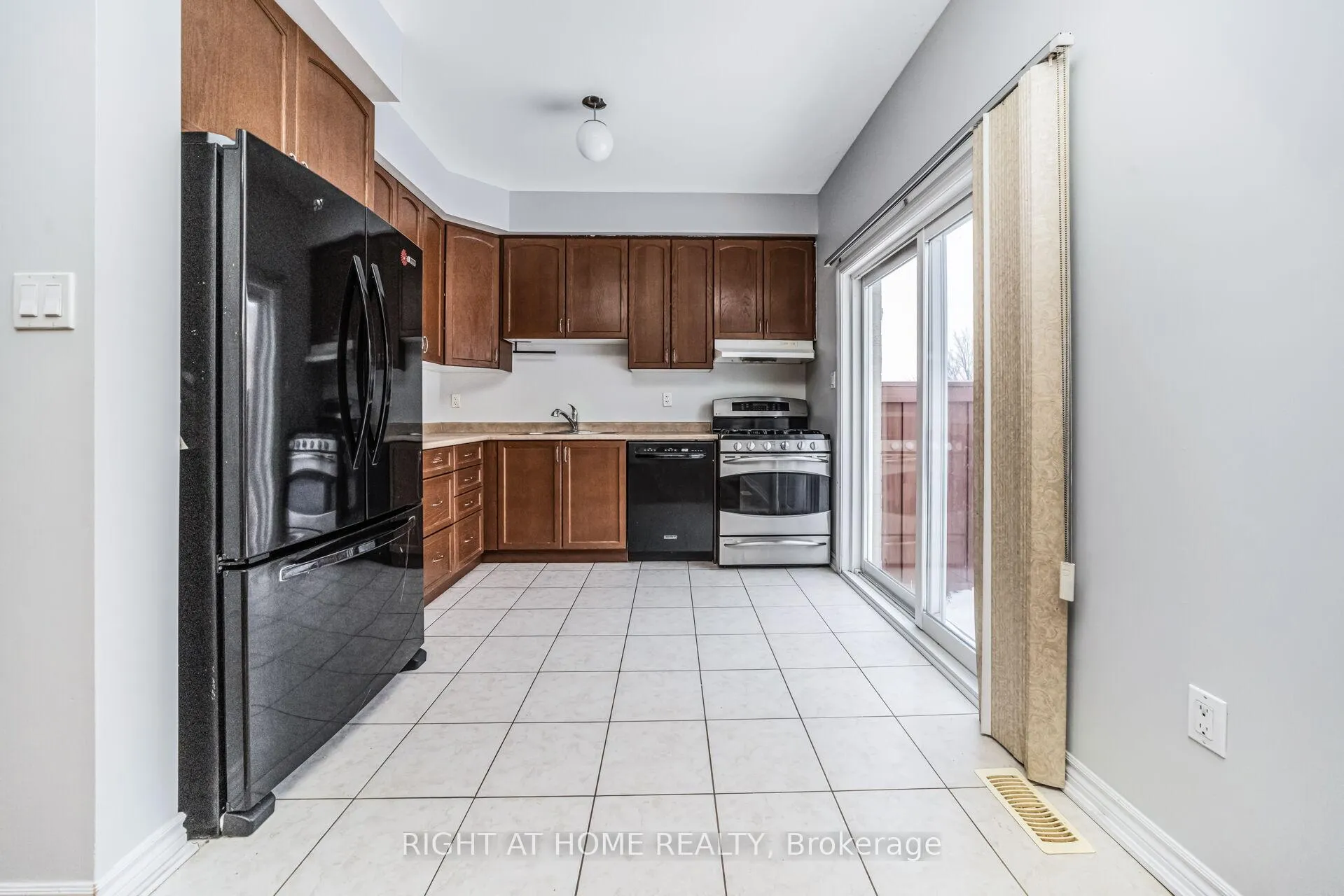 Photo 18 of 25 Mulgrave Street, Brampton, Bram East — HOMEH