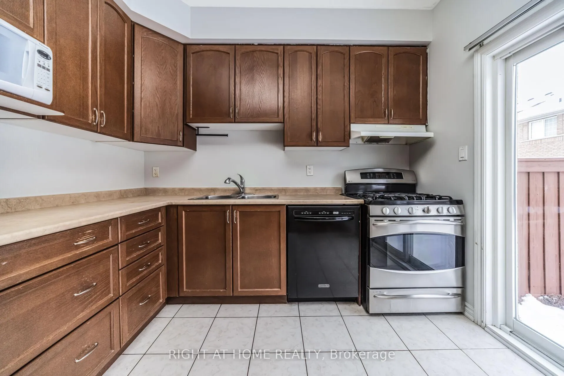 Photo 20 of 25 Mulgrave Street, Brampton, Bram East — HOMEH