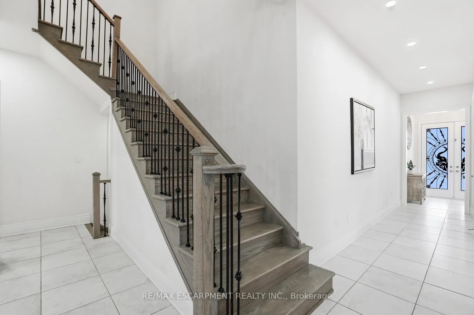 Photo 16 of 195 Granite Ridge Trail, Hamilton, Waterdown — HOMEH