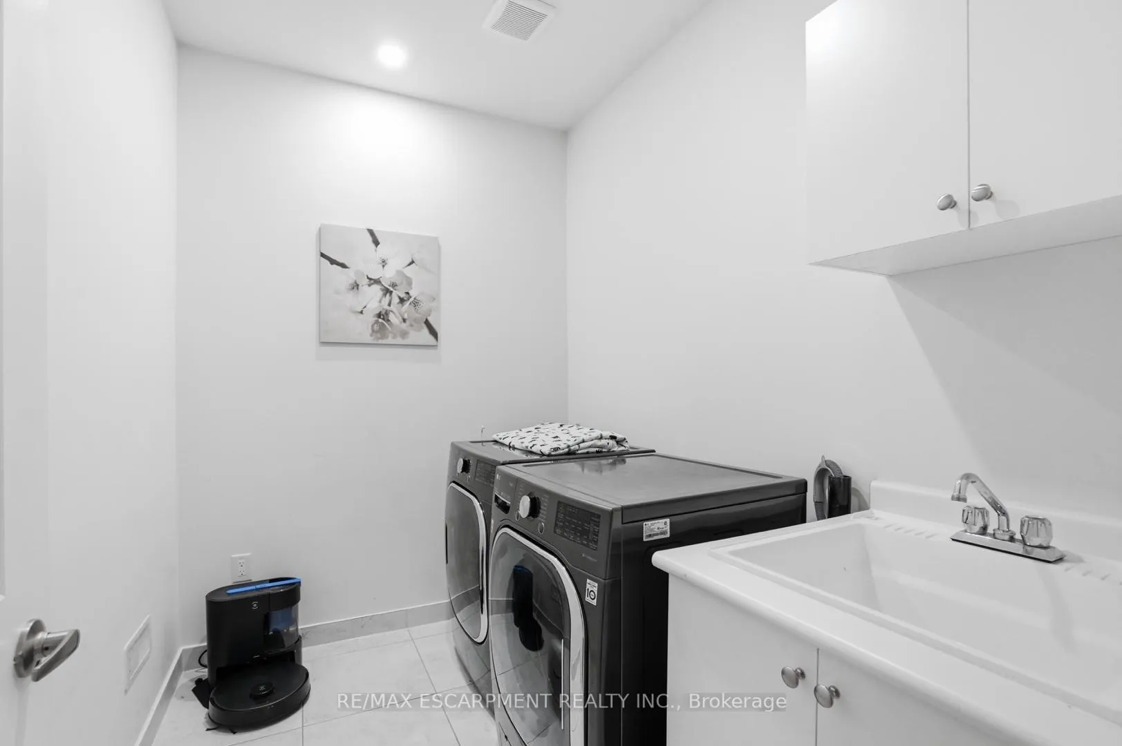 Photo 39 of 195 Granite Ridge Trail, Hamilton, Waterdown — HOMEH