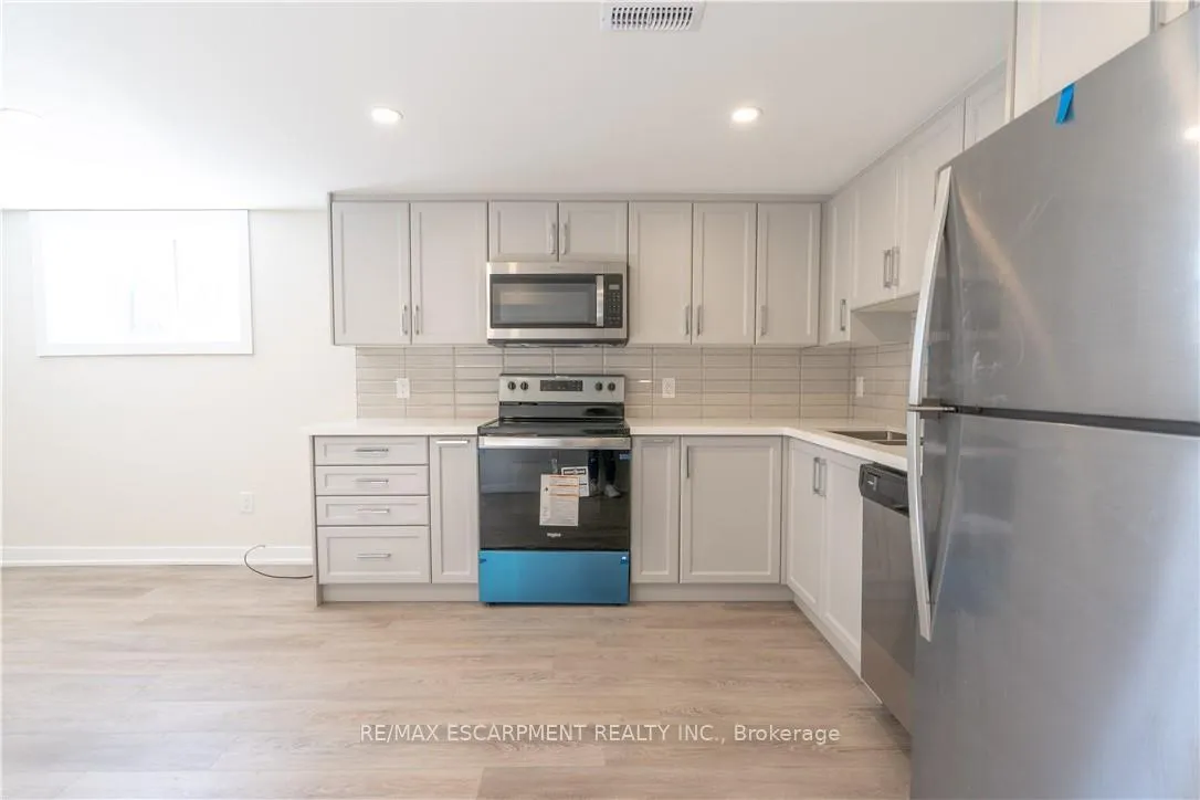 Photo 7 of Unit 2, 749 Upper Ottawa Street, Hamilton, Huntington — HOMEH
