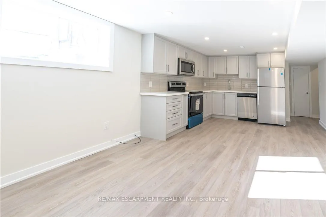 Photo 10 of Unit 2, 749 Upper Ottawa Street, Hamilton, Huntington — HOMEH