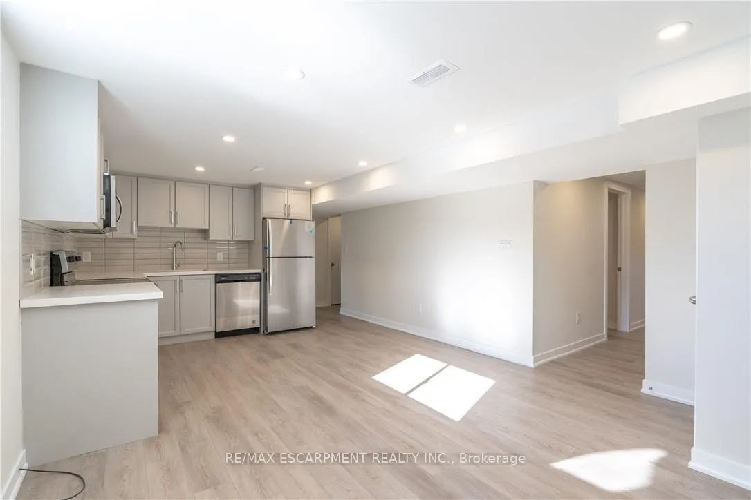 Photo 11 of Unit 2, 749 Upper Ottawa Street, Hamilton, Huntington — HOMEH
