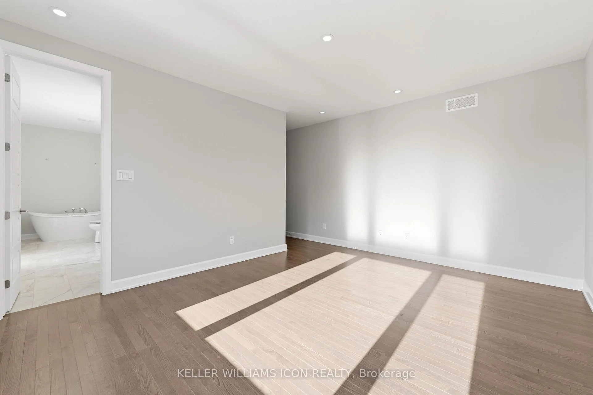 Photo 16 of 357 Peninsula Road, Ottawa, Barrhaven - Heritage Park — HOMEH