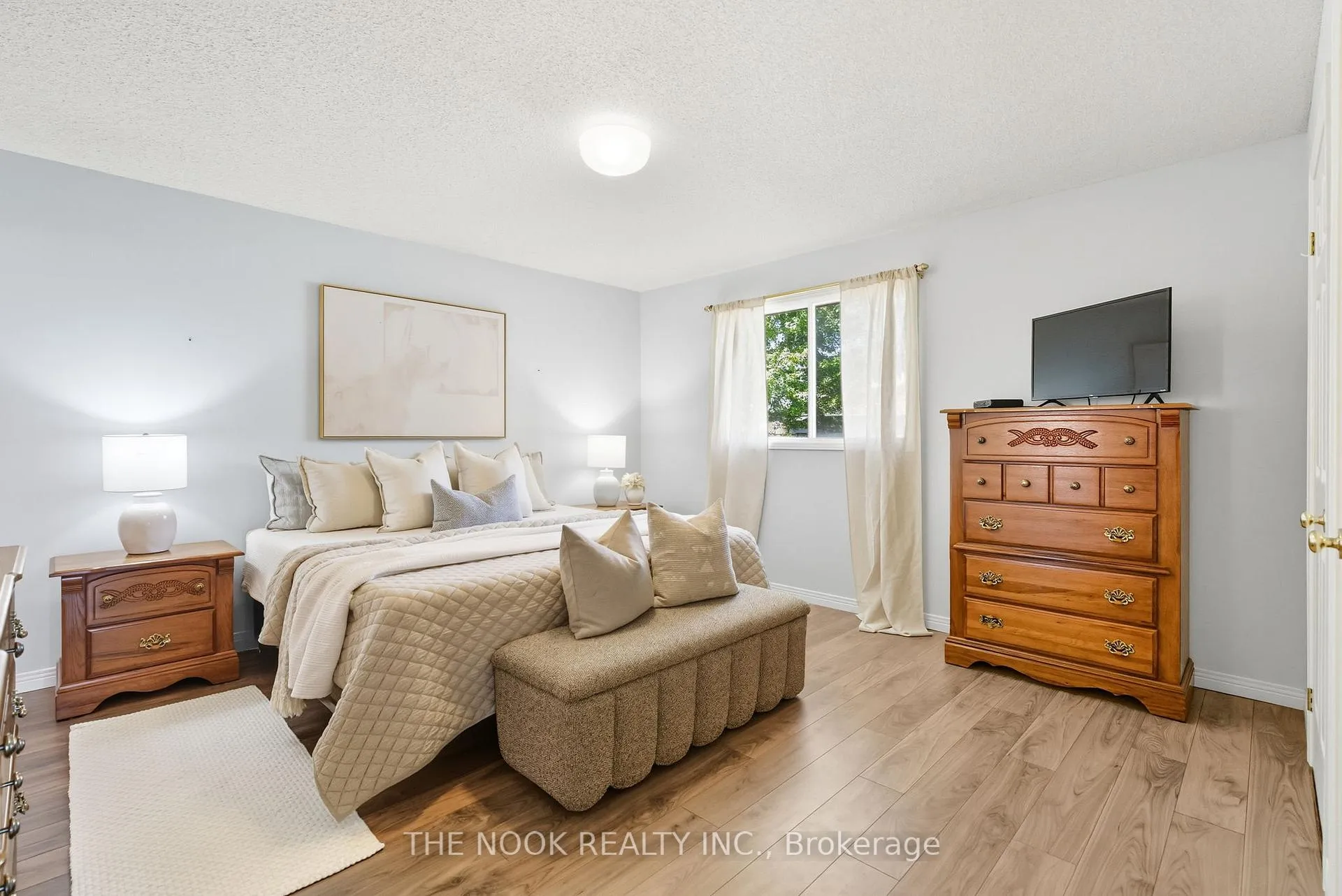 Photo 13 of 58 Stagemaster Crescent, Clarington, Courtice — HOMEH