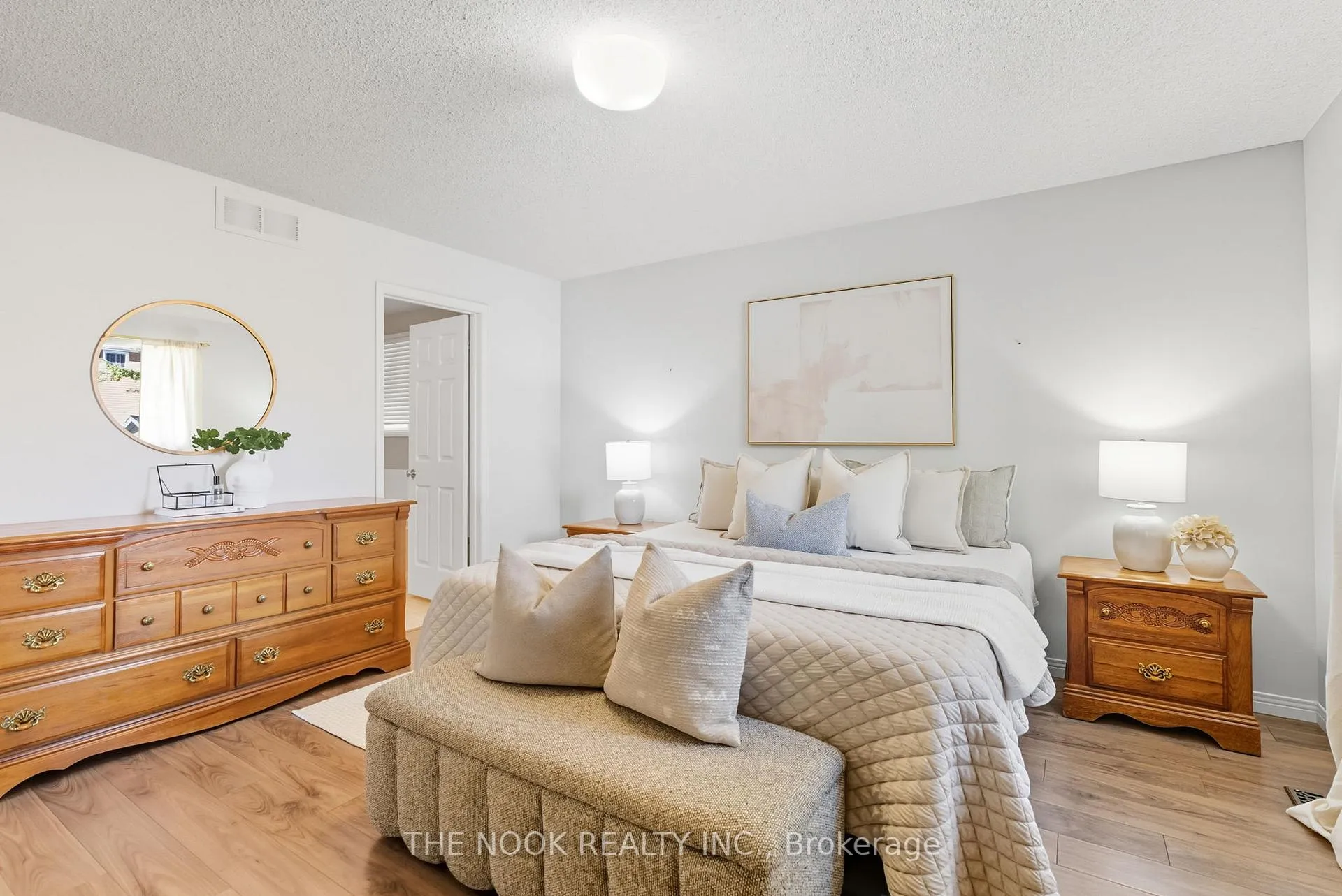 Photo 14 of 58 Stagemaster Crescent, Clarington, Courtice — HOMEH