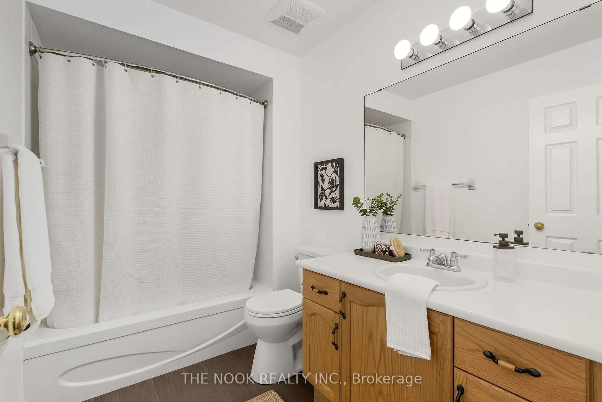 Photo 17 of 58 Stagemaster Crescent, Clarington, Courtice — HOMEH
