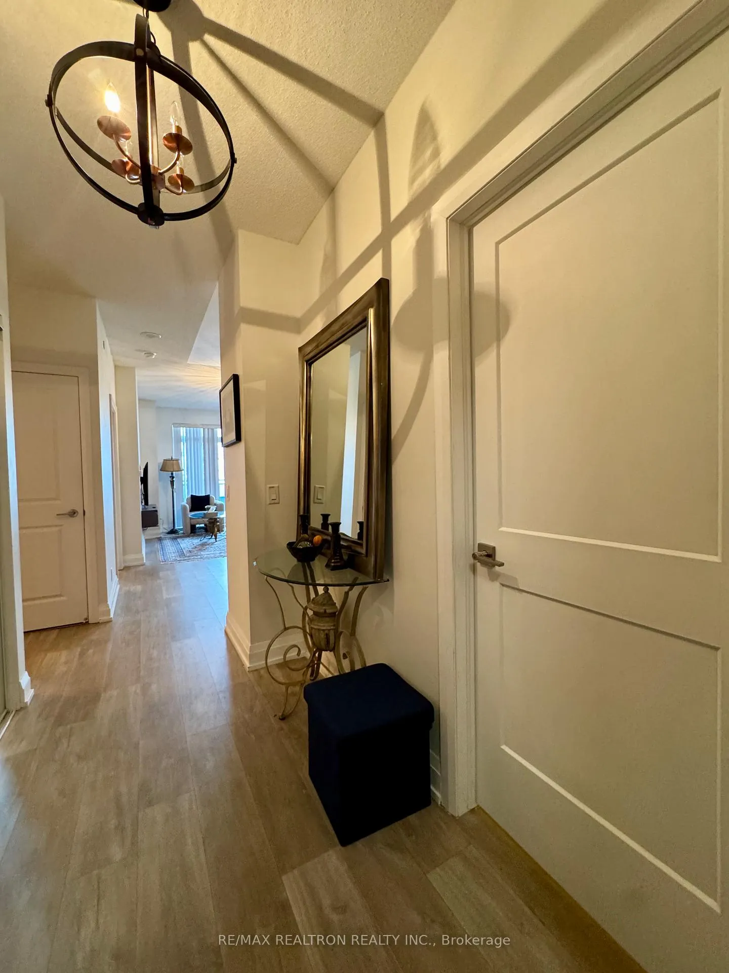 Photo 5 of Unit 425, 7900 Bathurst Street, Vaughan, Beverley Glen — HOMEH