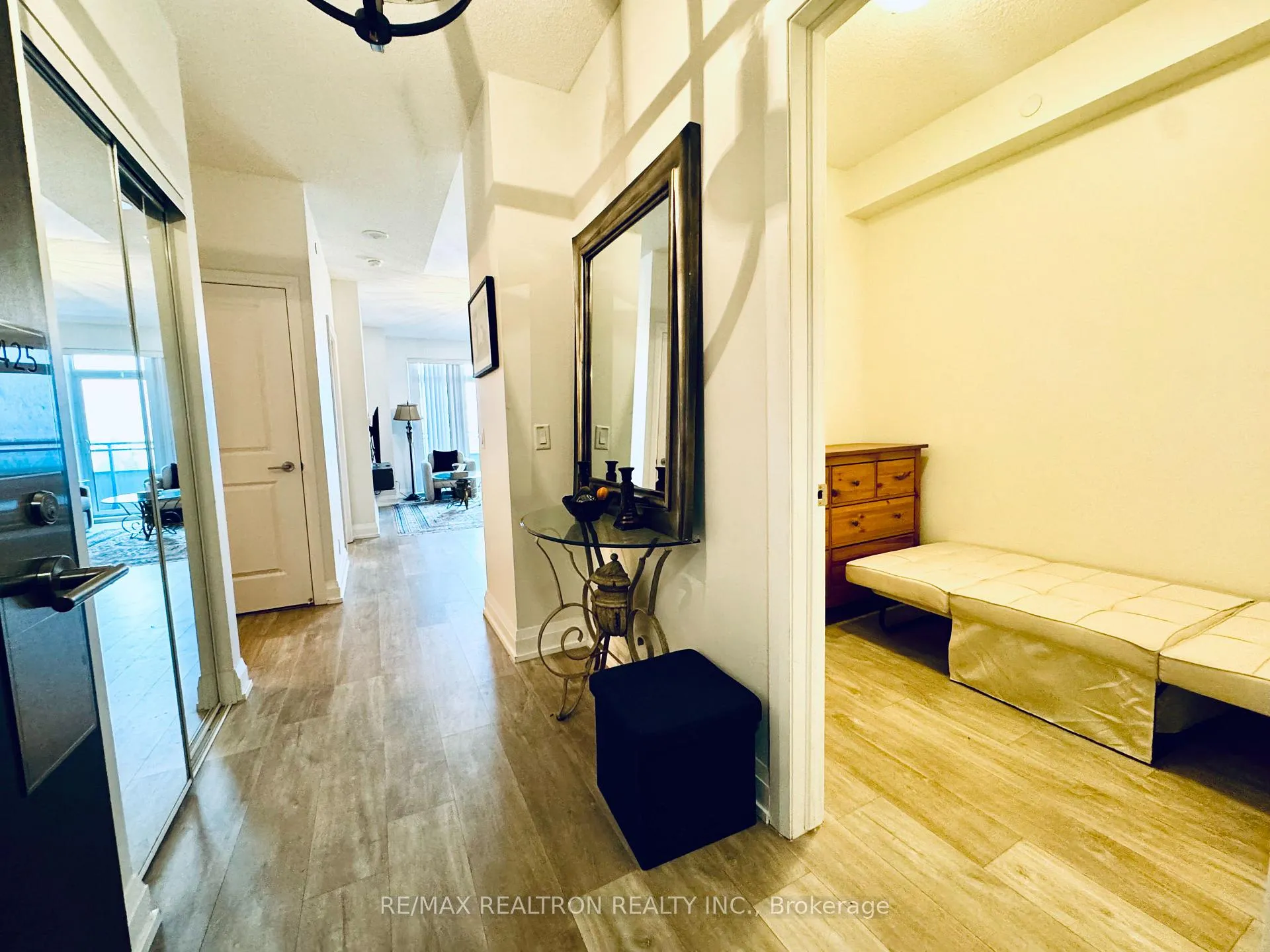 Photo 6 of Unit 425, 7900 Bathurst Street, Vaughan, Beverley Glen — HOMEH