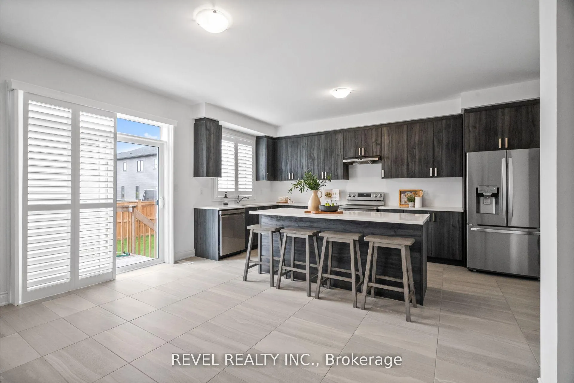 Photo 11 of 12 Emerald Street, Wasaga Beach — HOMEH