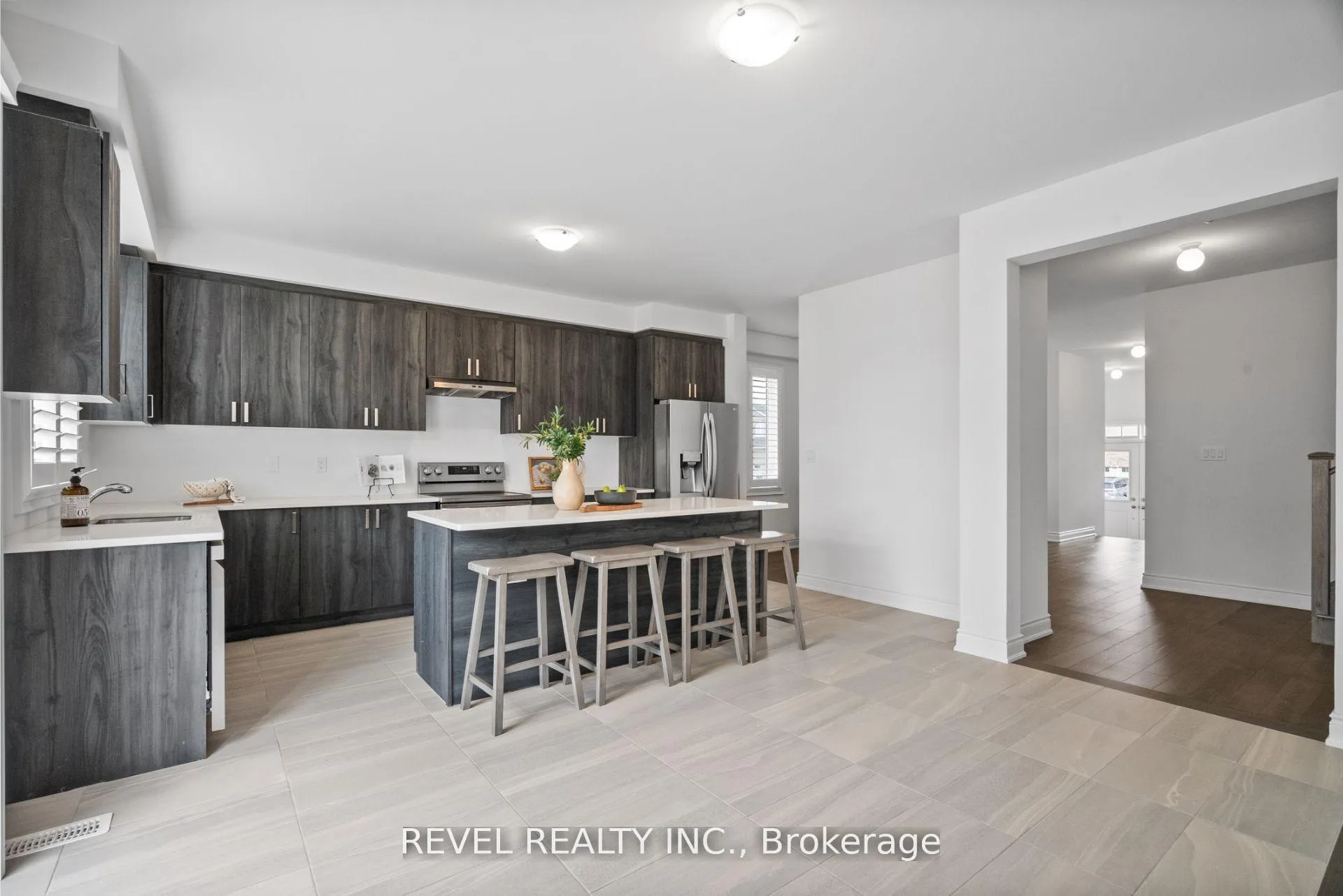 Photo 13 of 12 Emerald Street, Wasaga Beach — HOMEH