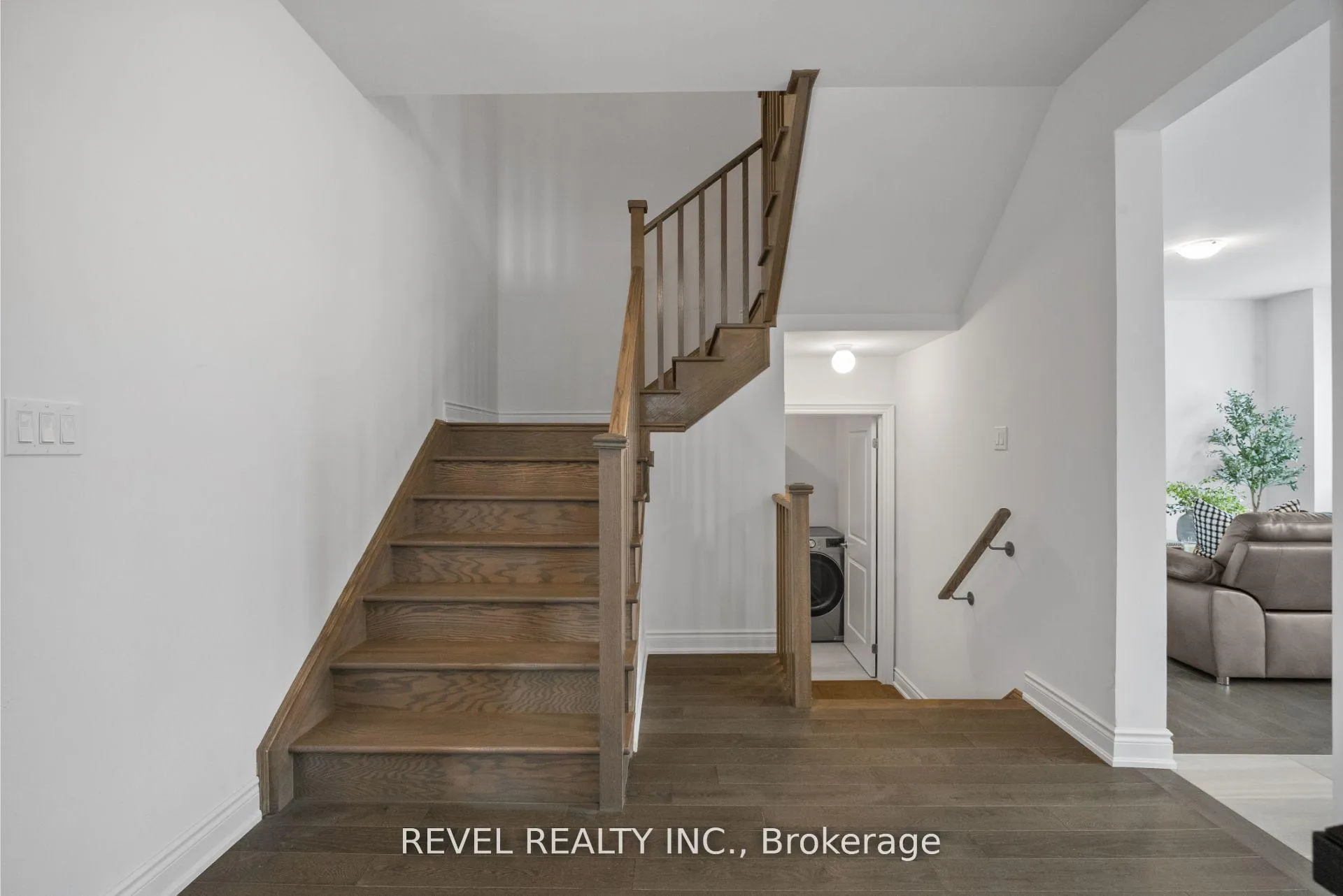 Photo 21 of 12 Emerald Street, Wasaga Beach — HOMEH