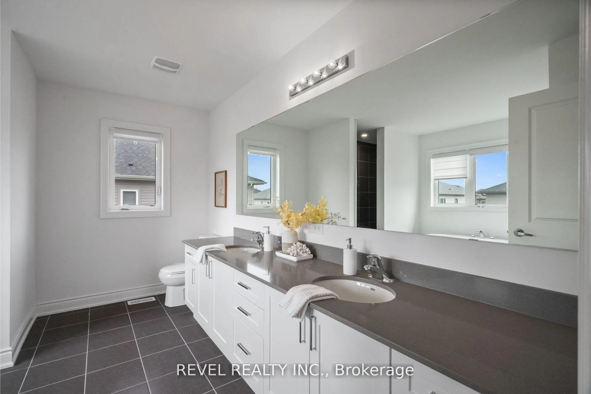 Photo 23 of 12 Emerald Street, Wasaga Beach — HOMEH