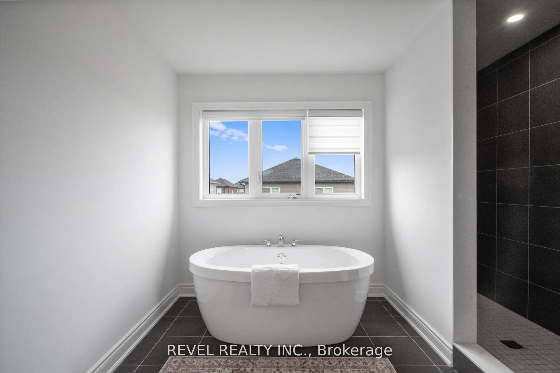 Photo 25 of 12 Emerald Street, Wasaga Beach — HOMEH