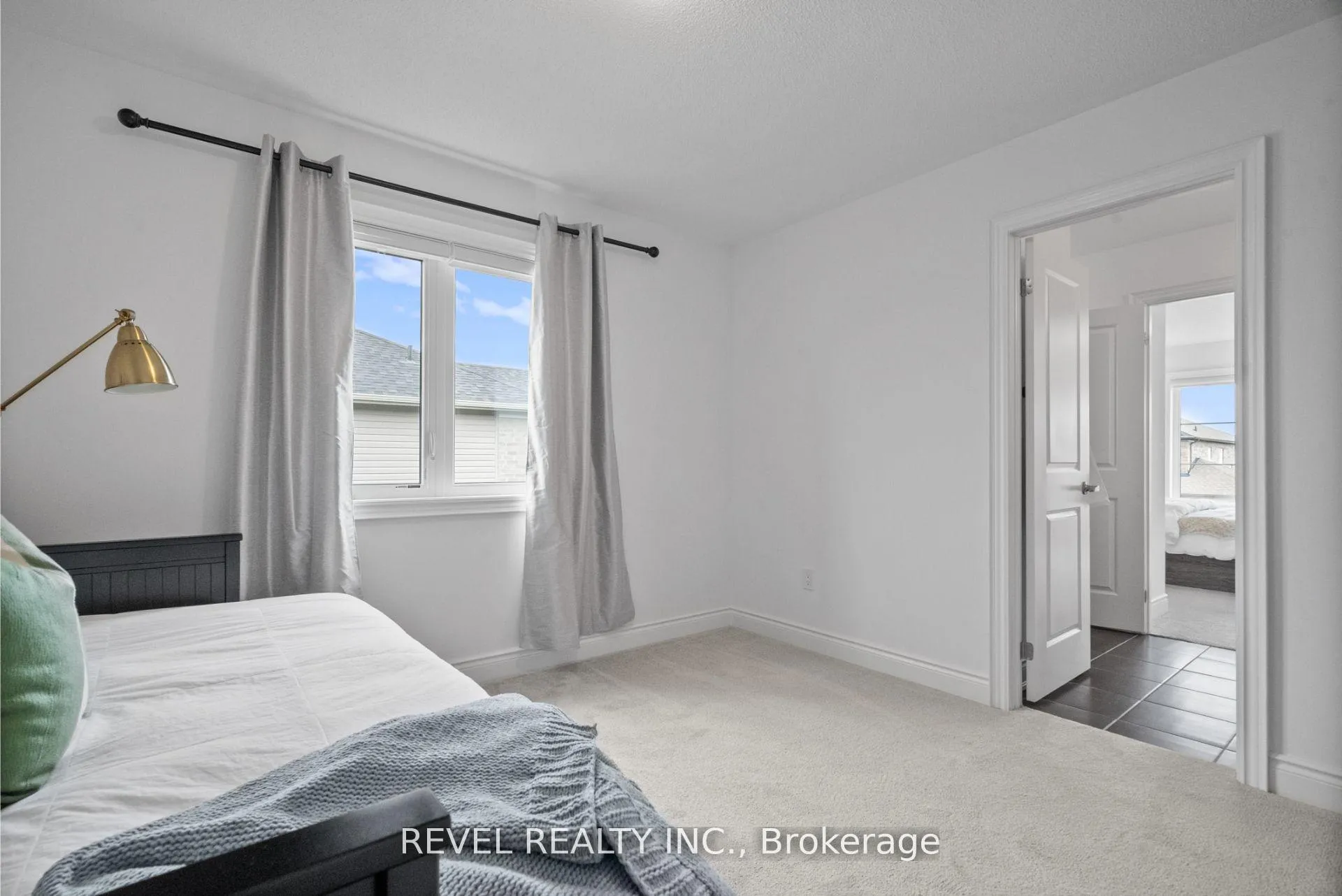 Photo 32 of 12 Emerald Street, Wasaga Beach — HOMEH