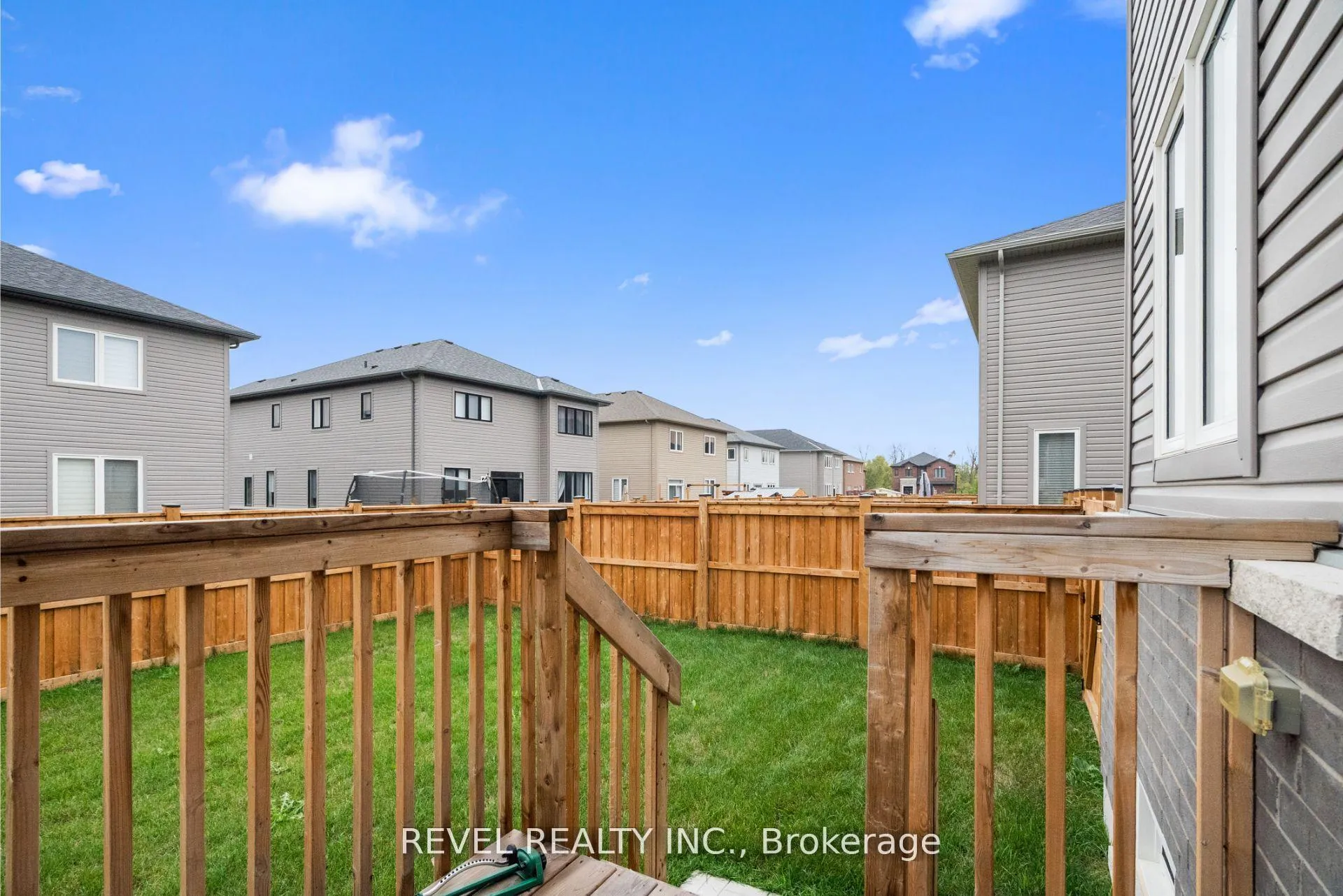 Photo 38 of 12 Emerald Street, Wasaga Beach — HOMEH