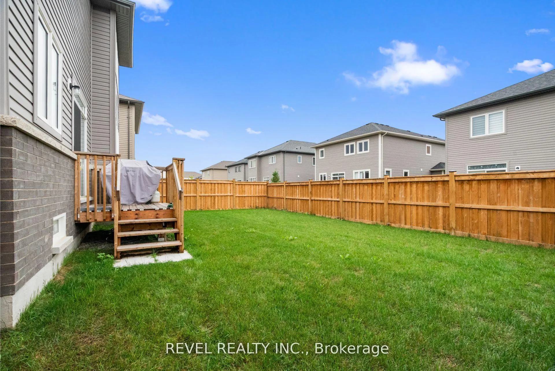 Photo 39 of 12 Emerald Street, Wasaga Beach — HOMEH