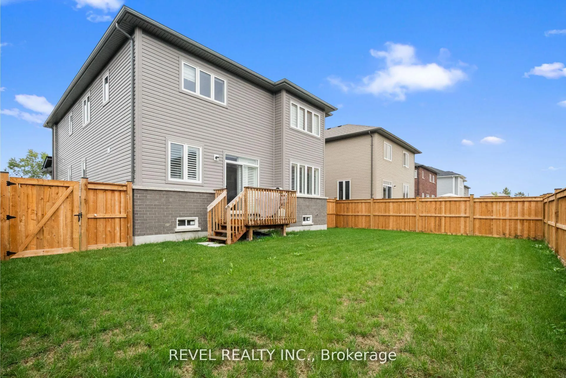 Photo 40 of 12 Emerald Street, Wasaga Beach — HOMEH