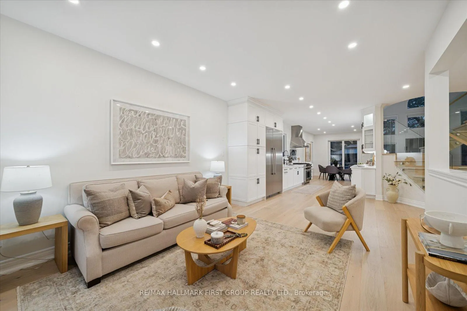Photo 4 of 462 Oakwood Drive, Pickering, Rosebank — HOMEH